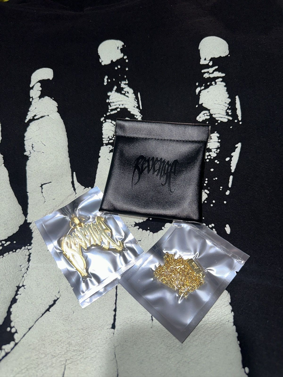 Revenge GOLD ARCH LOGO PENDANT Size ONE SIZE - 1 Thumbnail
