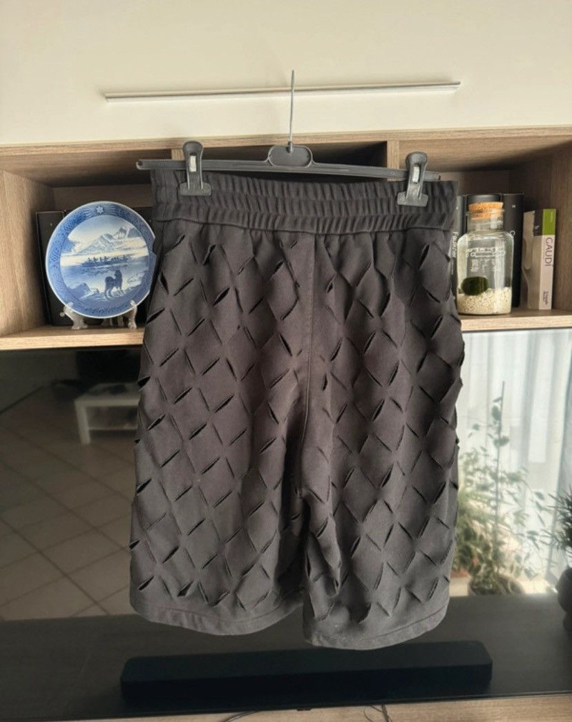 Versace Versace Black Shorts Size US 30 / EU 46 - 2 Thumbnail