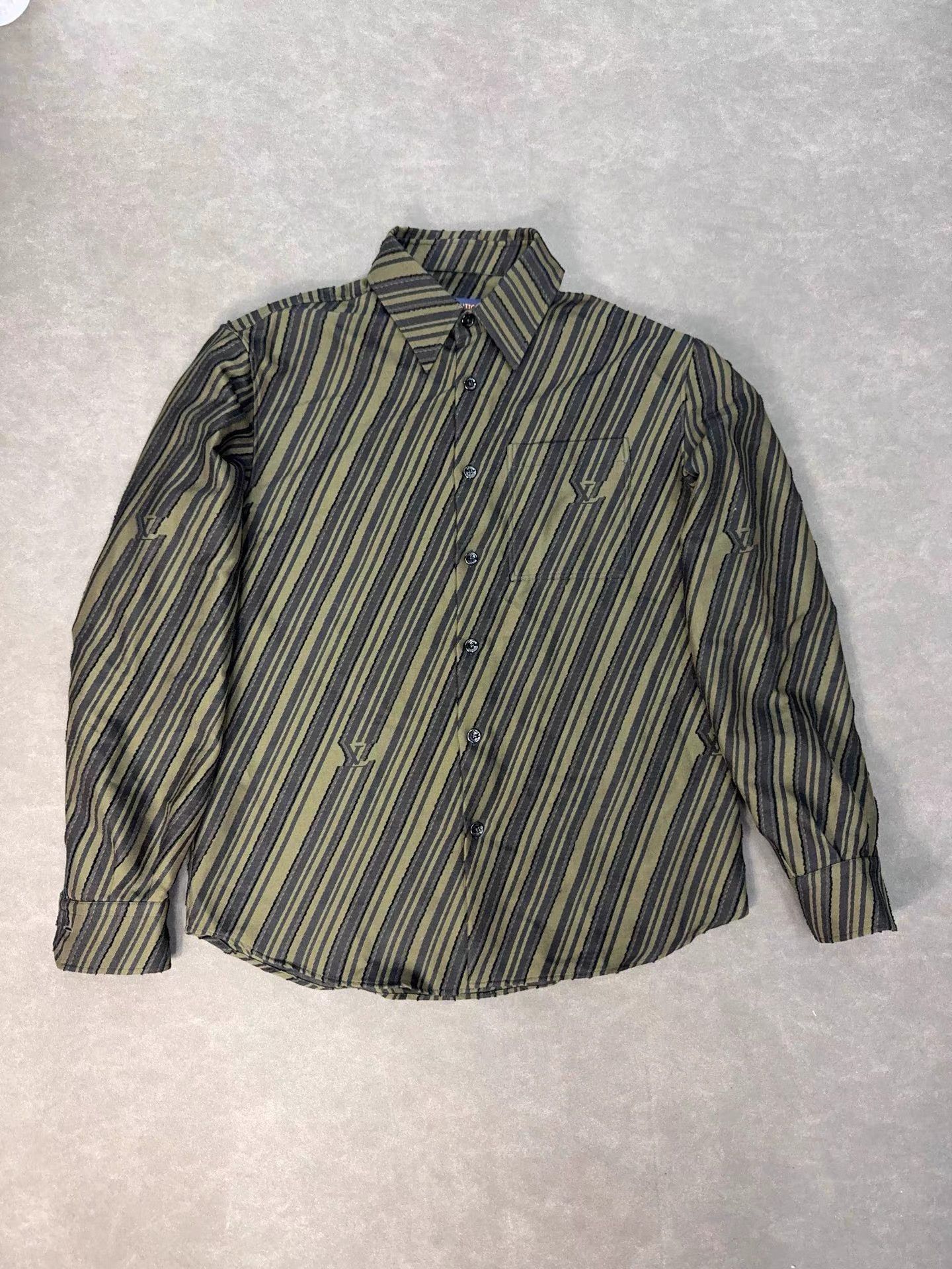 Louis Vuitton Diagonal Striped Long Sleeve Button-Up Shirt Size US L / EU 52-54 / 3 - 1 Thumbnail
