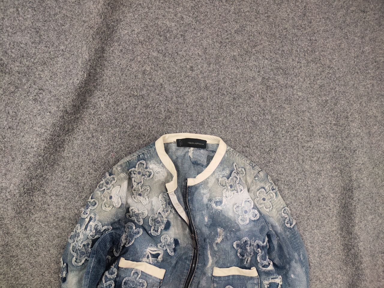 Dsquared2 Dsquared2 Vintage Denim Flower Applique Cropped Zip Jacket Size M / US 6-8 / IT 42-44 - 1 Thumbnail