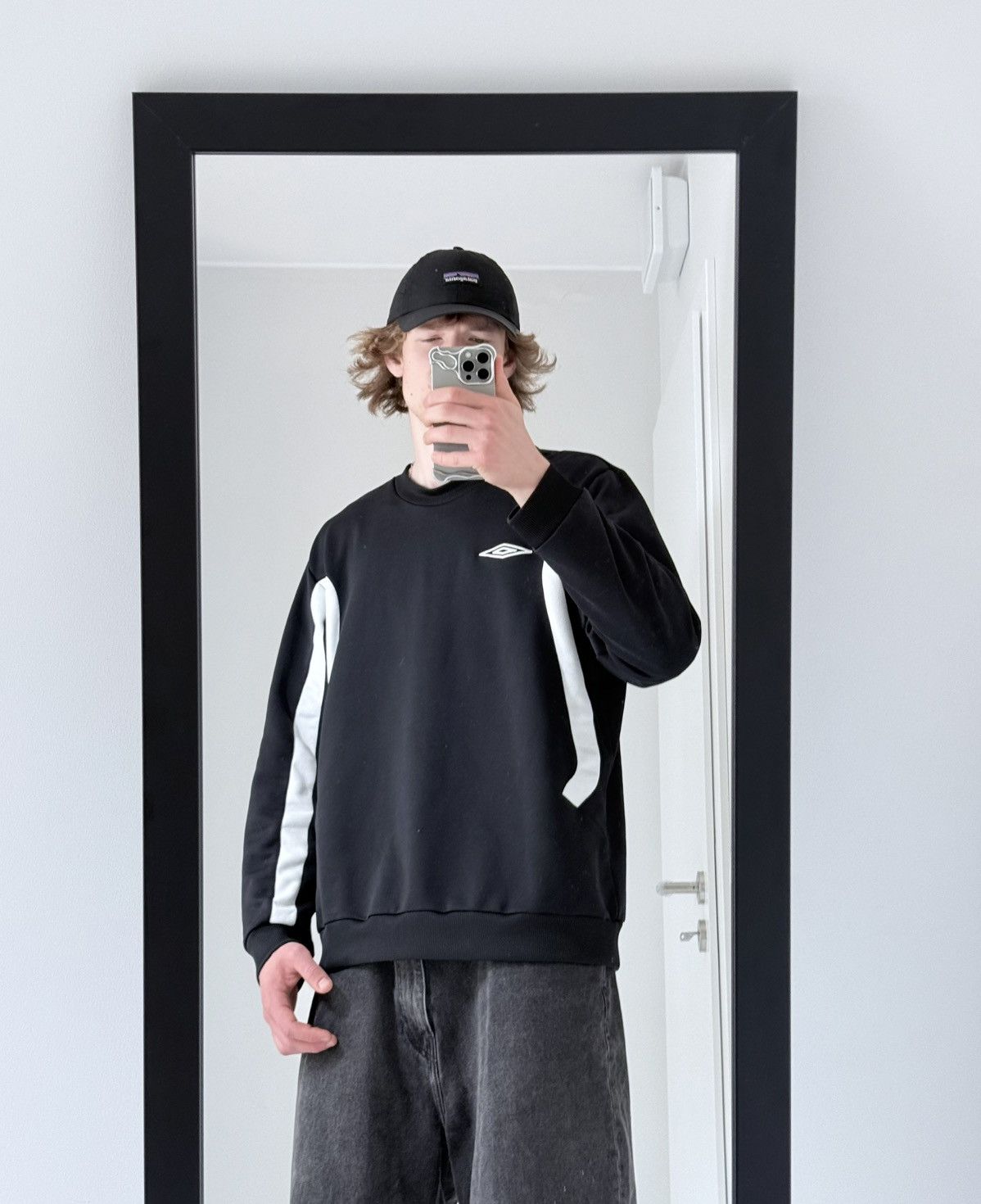 Umbro Vintage Umbro Y2K avantgarde streetwear sweatshirt Size US XL / EU 56 / 4 - 6 Thumbnail