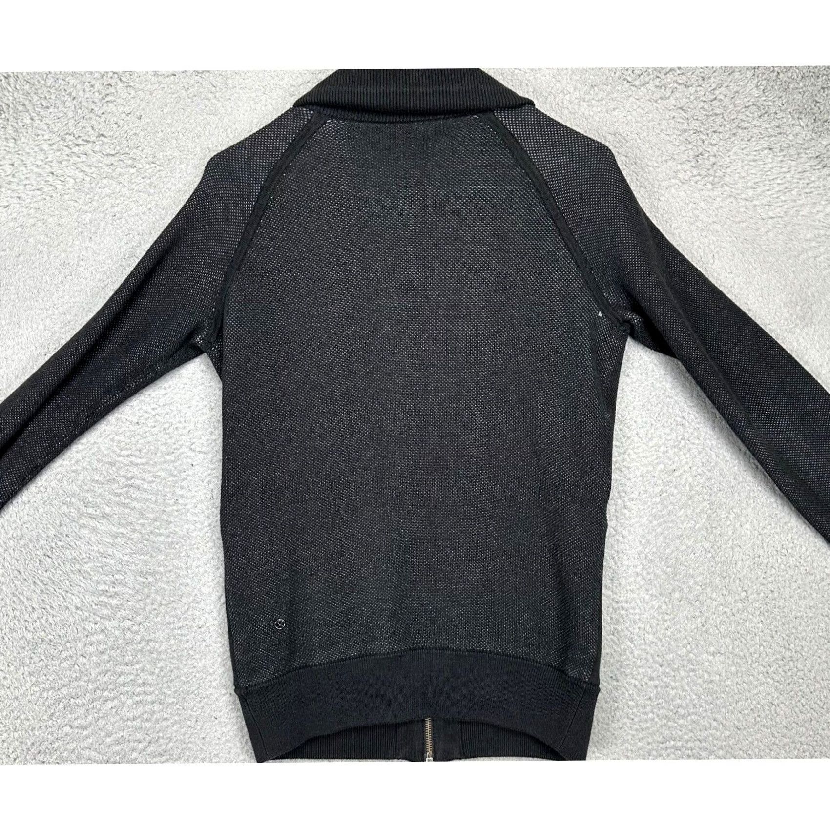 Lululemon Lululemon Sweater Womens Small Black Grey Reversible Full Zip Logo Knit Casual Sleeve Size S / US 4 / IT 40 - 4 Thumbnail