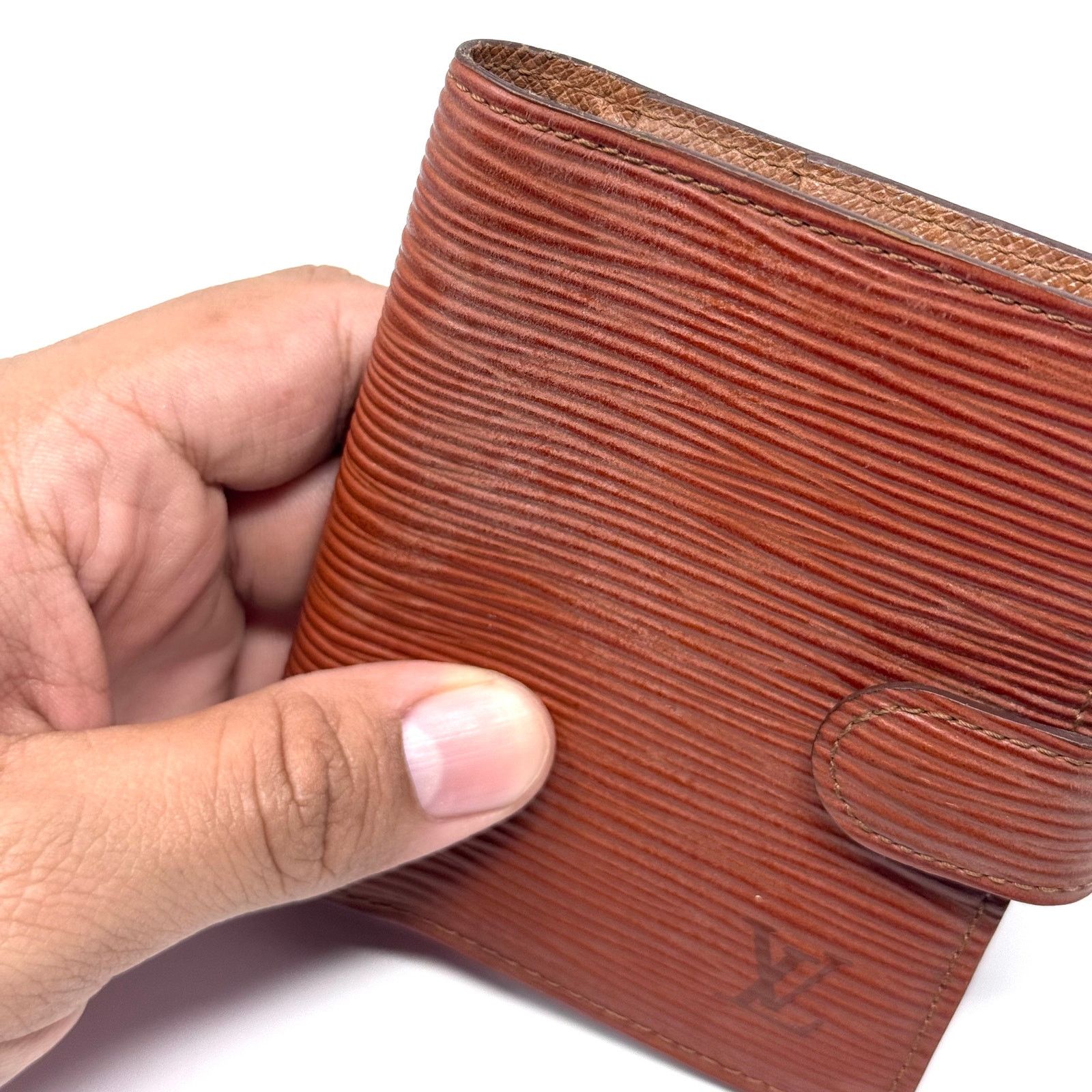 Louis Vuitton Louis Vuitton Epi Buckle Wallet Size ONE SIZE - 10 Thumbnail
