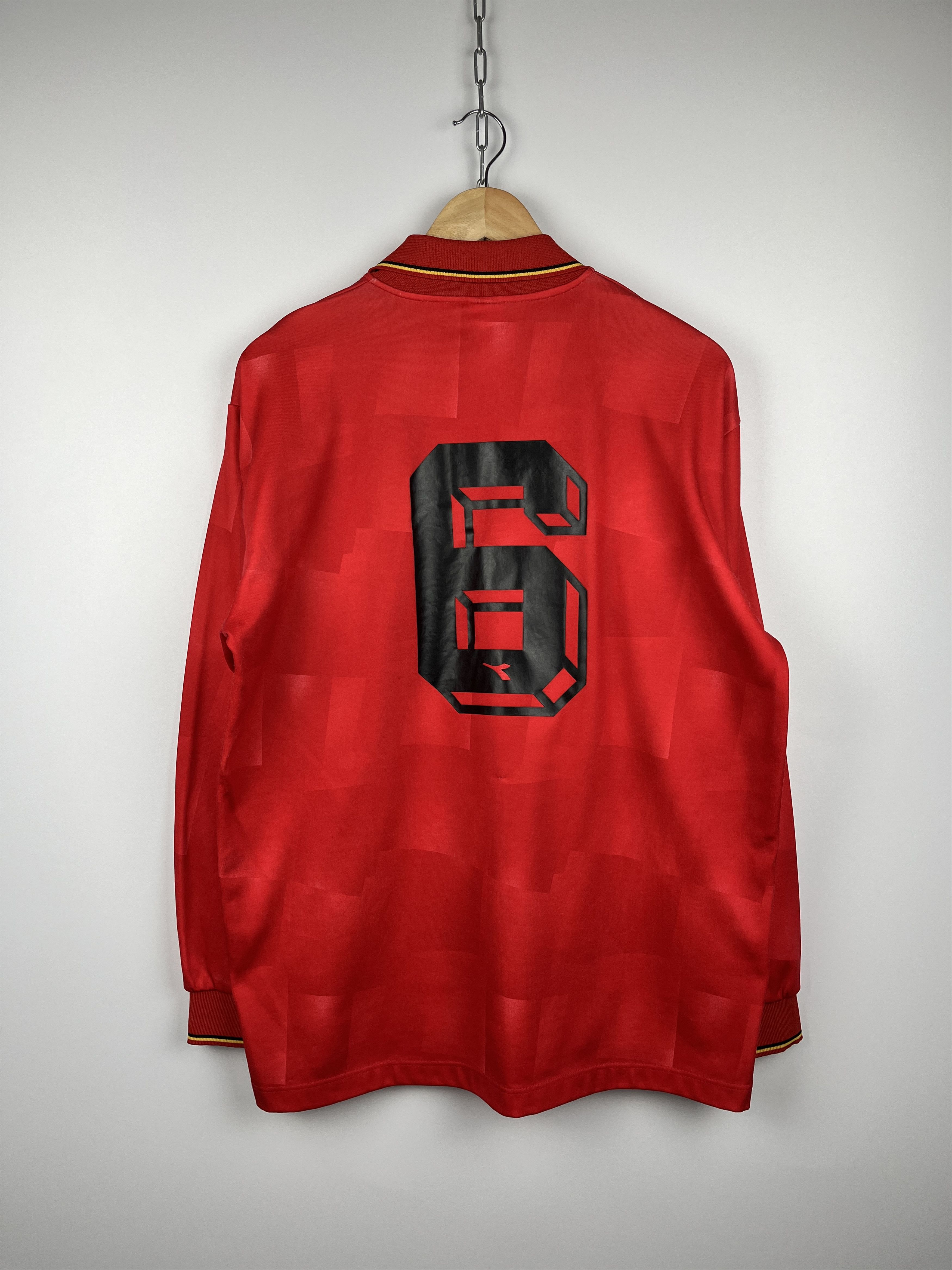 Diadora Vintage Diadora 1992-1994 Belgium Home # 6 Soccer Jersey Size US L / EU 52-54 / 3 - 14 Thumbnail