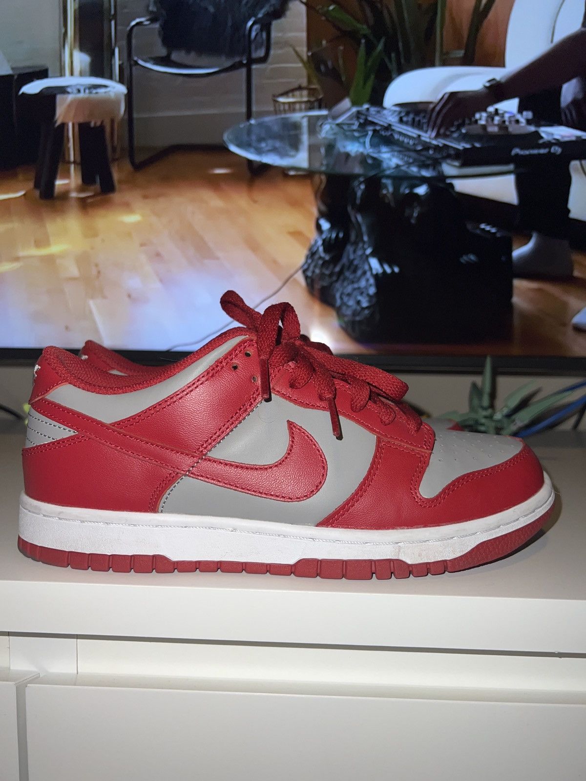 Nike UNLV Dunk lows Size US 6 / EU 39 - 3 Thumbnail