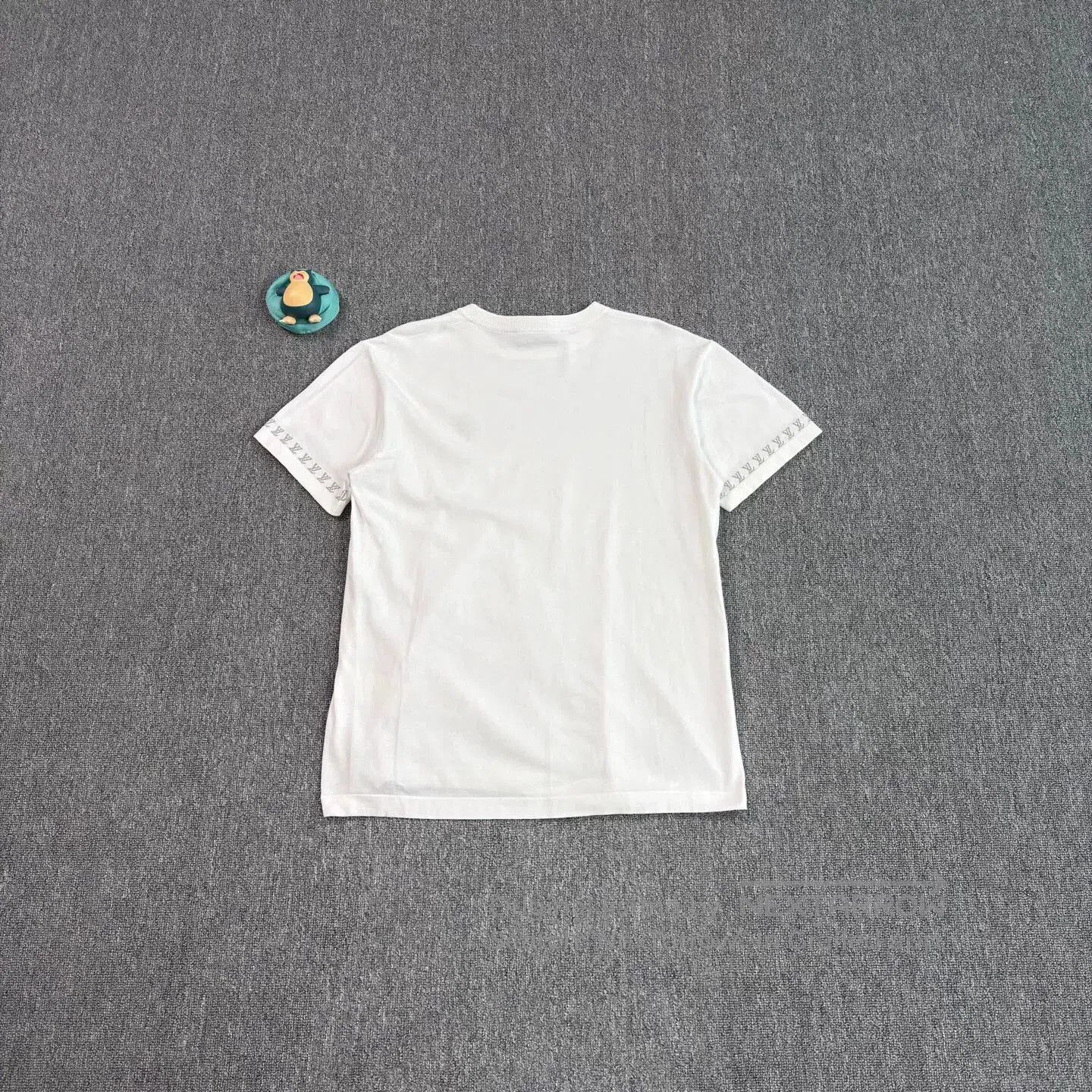 Louis Vuitton LV White Cuff Print Knit Short-Sleeve. Size US S / EU 44-46 / 1 - 2 Thumbnail