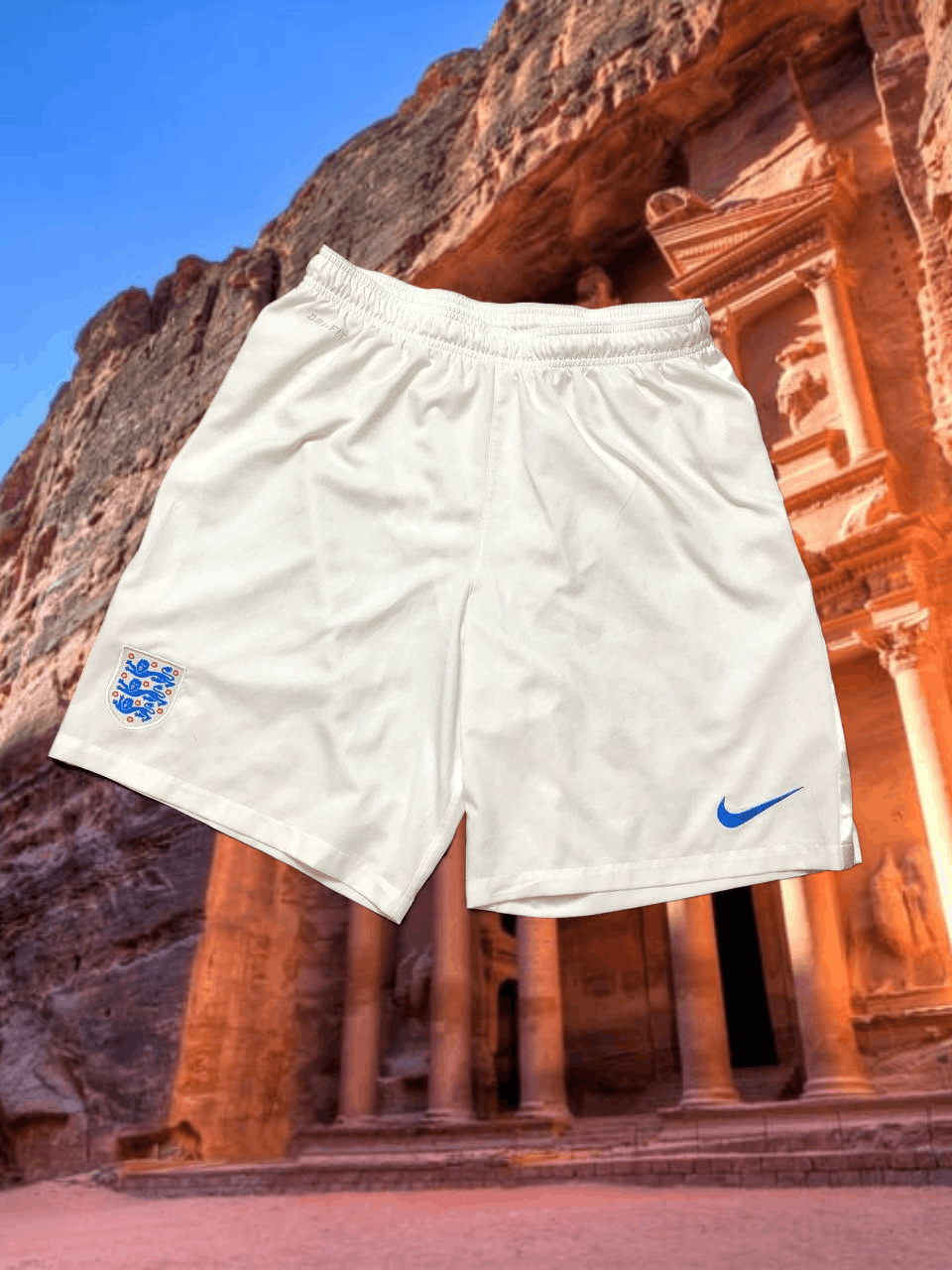 Nike Vintage Nike Dri-Fit white shorts logo Y2K football England Size US 36 / EU 52 - 1 Thumbnail