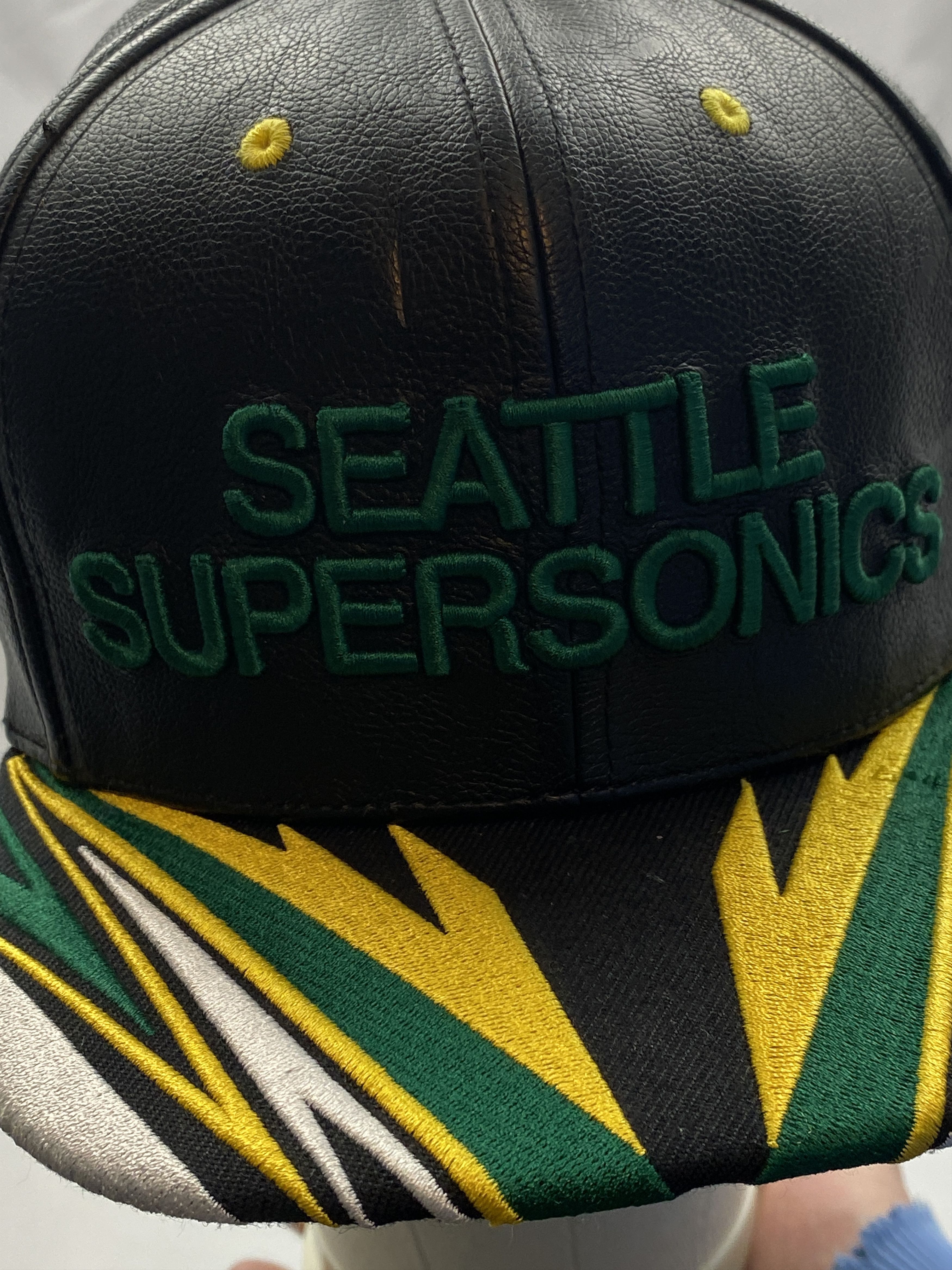 Mitchell & Ness × NBA SEATTLE SUPERSONICS Hat Snapback Logo Flat Brim Faux Leather Size ONE SIZE - 5 Thumbnail
