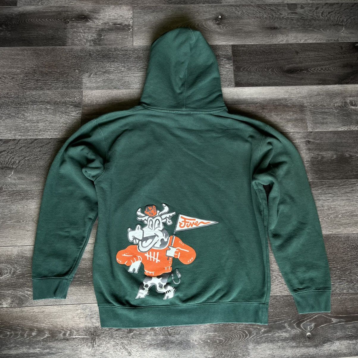 Other Channel 5 News Andrew Callaghan Green Varsity Bull Hoodie Size US M / EU 48-50 / 2 - 2 Thumbnail