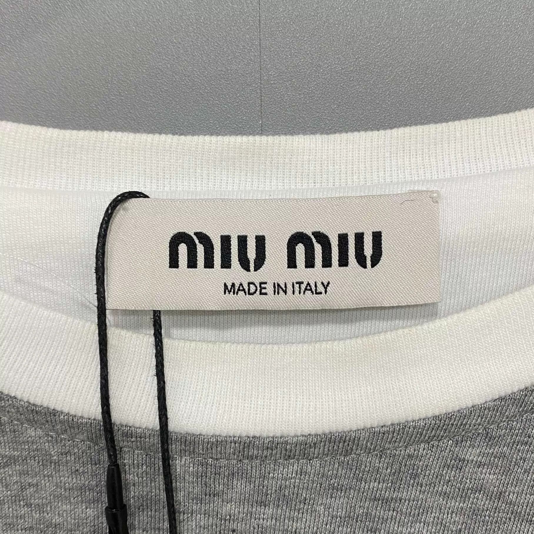 Miu Miu MIU MIU colorblocked neckline crystal logo short sleeve M Size M / US 6-8 / IT 42-44 - 4 Thumbnail