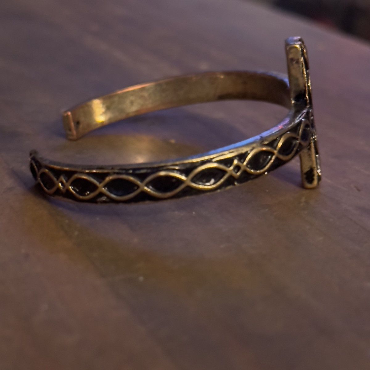 Other Gold tone black enamel cross cuff bangle bracelet Size ONE SIZE - 4 Thumbnail