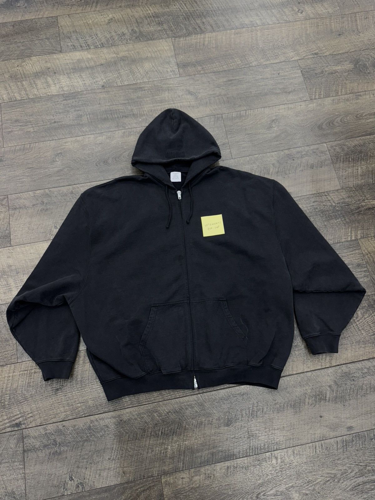 Vetements ZIP-UP POST-IT NOTE HOODIE BLACK (M) | Grailed Vetements ZIP-UP POST-IT NOTE HOODIE BLACK (M) | Grailed