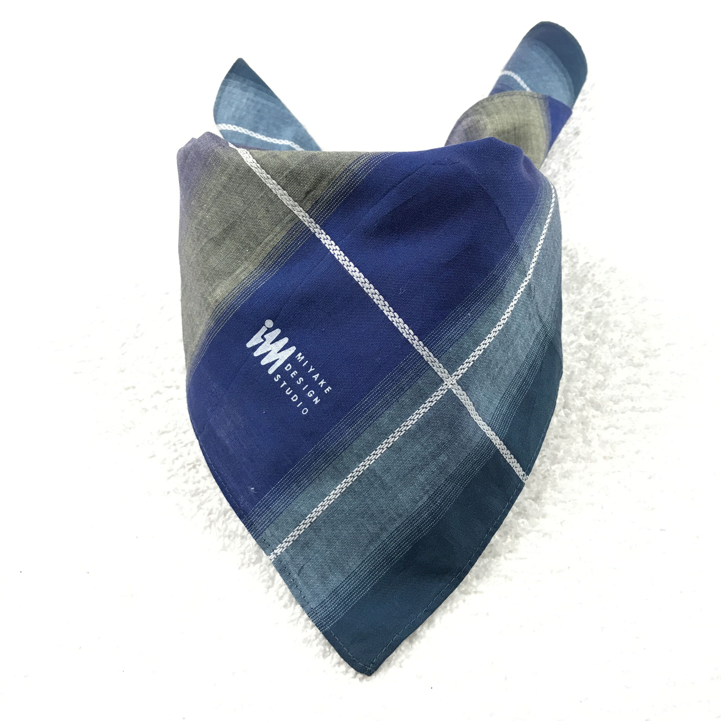Issey Miyake × Japanese Brand × Vintage Issey Miyaki Embroidery Bandana Neckerchief Handkerchief Size ONE SIZE - 4 Thumbnail
