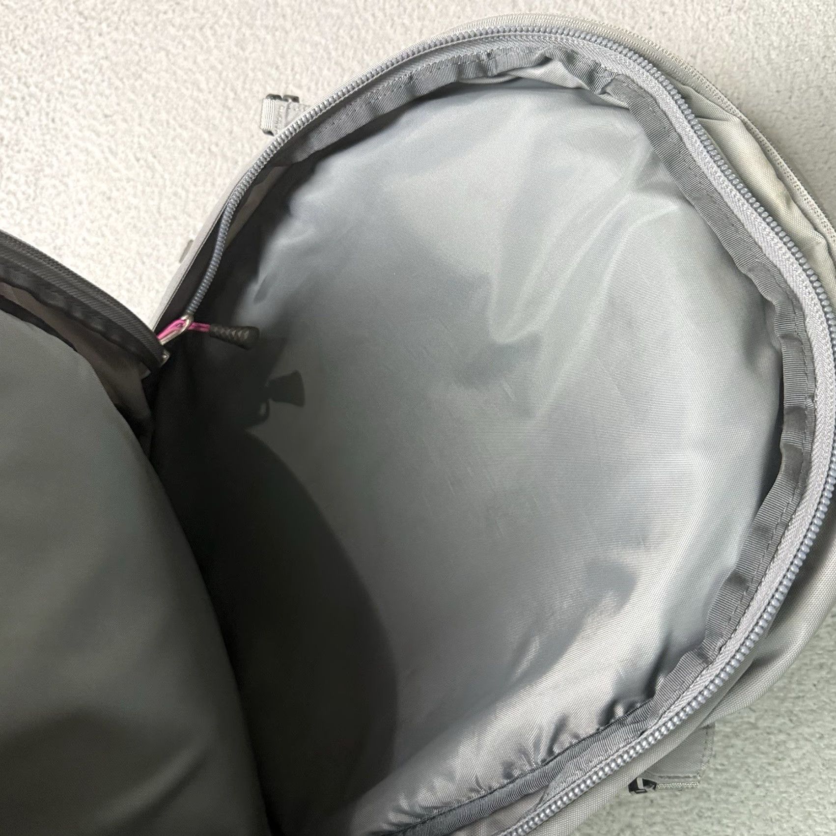 The North Face The North Face Surge Backpack Unisex Adults Gray Medium Nylon Laptop Sleeve/Protection Padded Water Resistant Shoulder Belt Bag 19x13x7 Size ONE SIZE - 6 Thumbnail