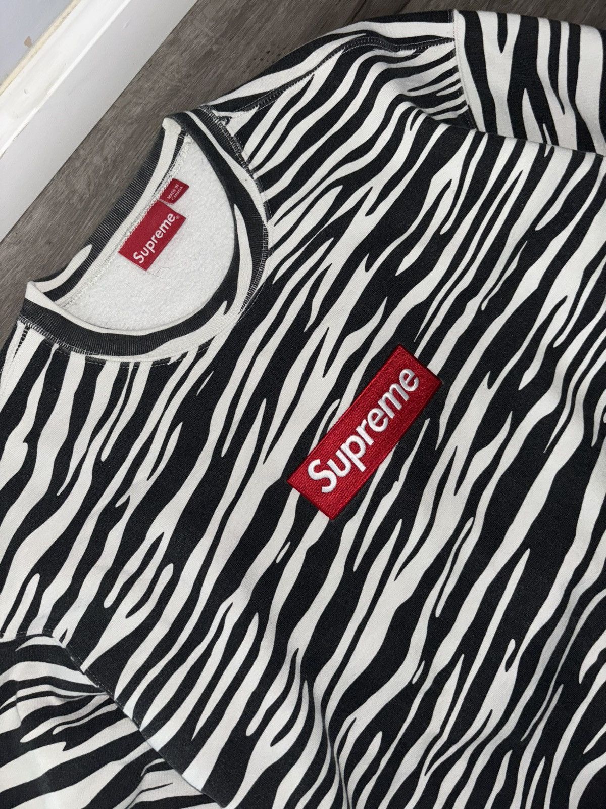 Supreme Supreme Box Logo Crewneck (Zebra Colorway) Size US L / EU 52-54 / 3 - 2 Thumbnail