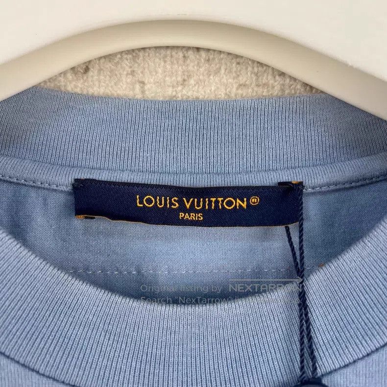 Louis Vuitton Louis Vuitton Solid embossed logo crewneck short sleeves Size US M / EU 48-50 / 2 - 4 Thumbnail