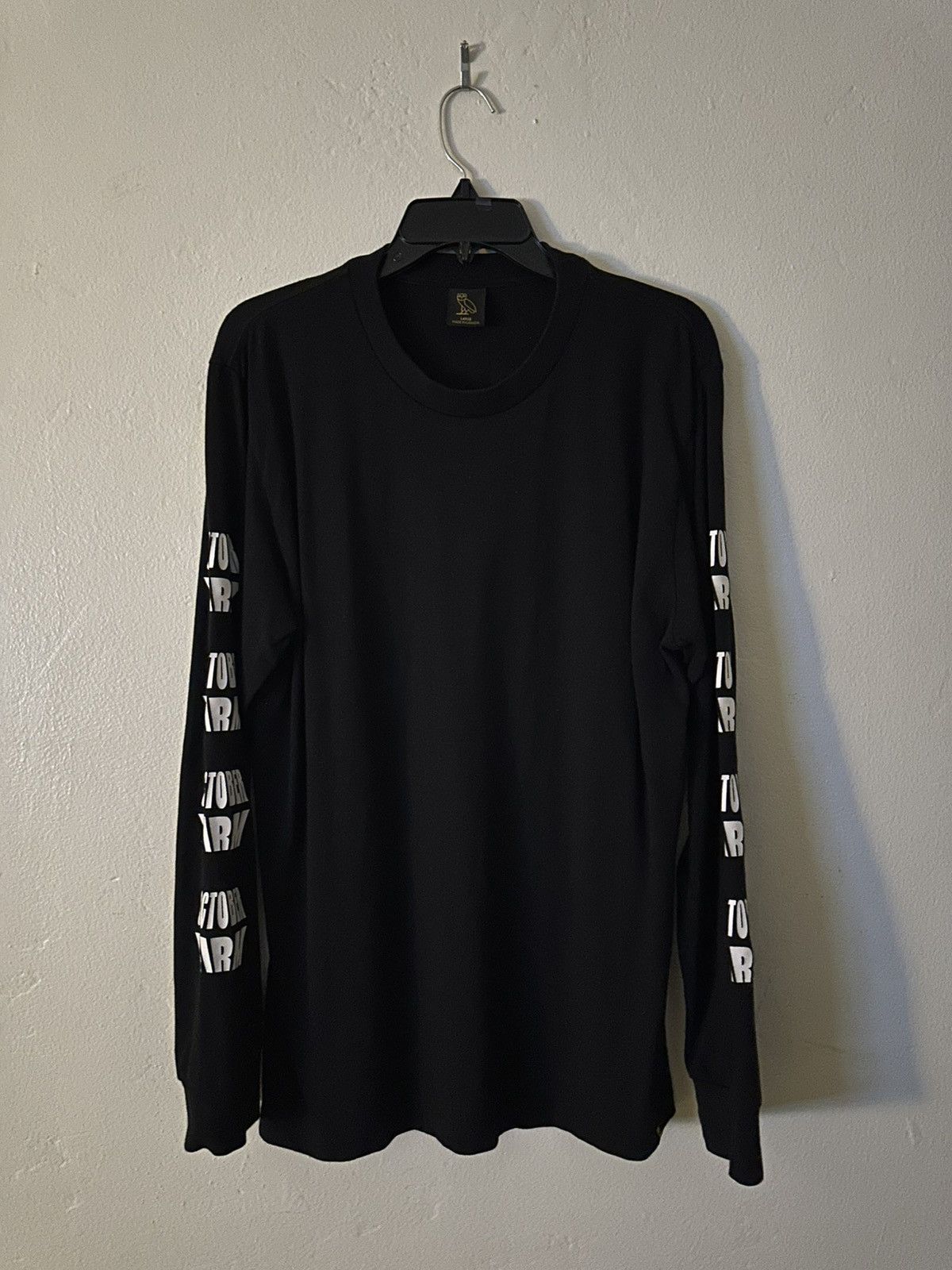 October's Very Own October’s Very Own “October Firm” Long Sleeve Size US L / EU 52-54 / 3 - 1 Thumbnail