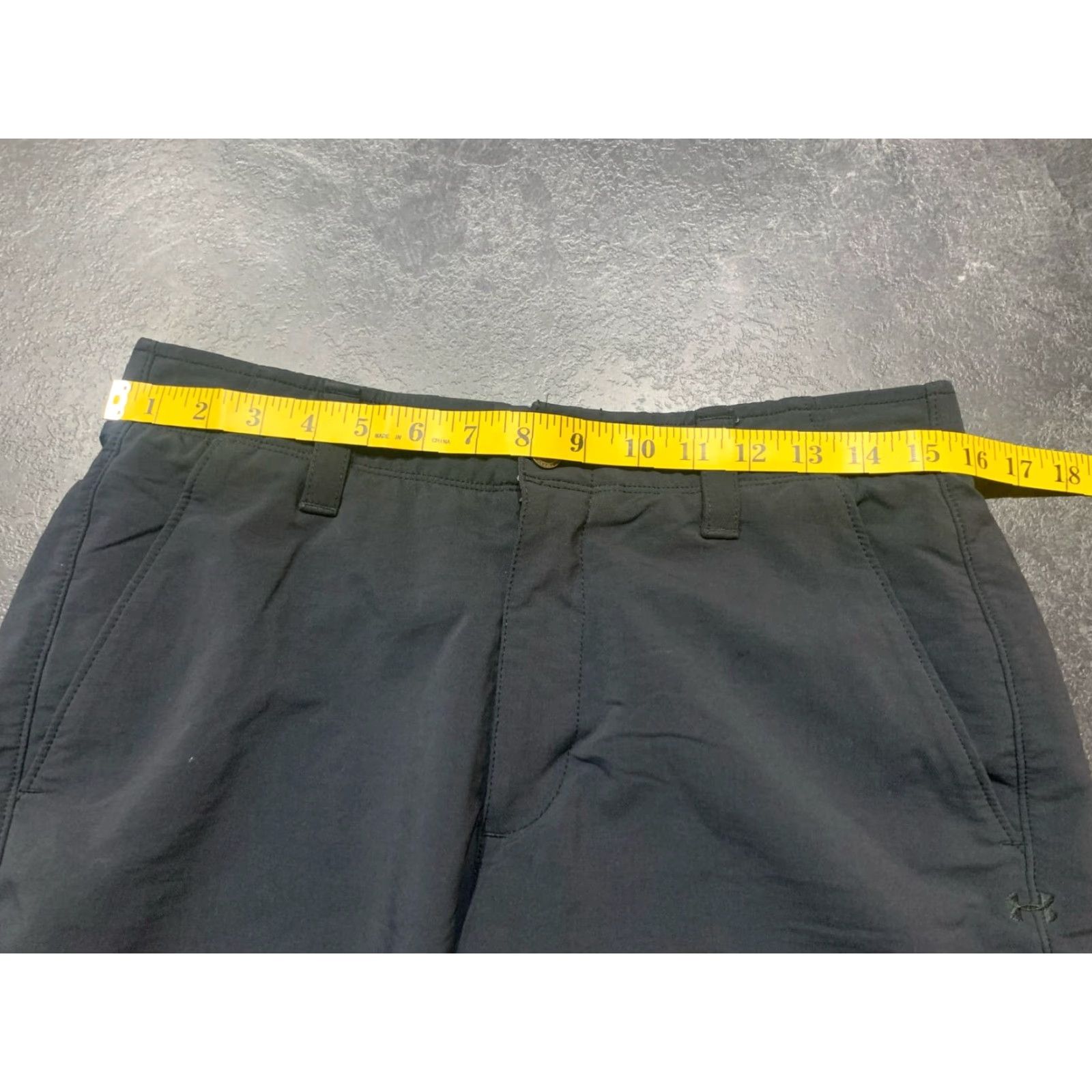 Under Armour VINTAGE Under Armour Men's Golf Shorts 32 Black Athletic Chinos Casual Stretch Sports Outdoor Size US 32 / EU 48 - 5 Thumbnail