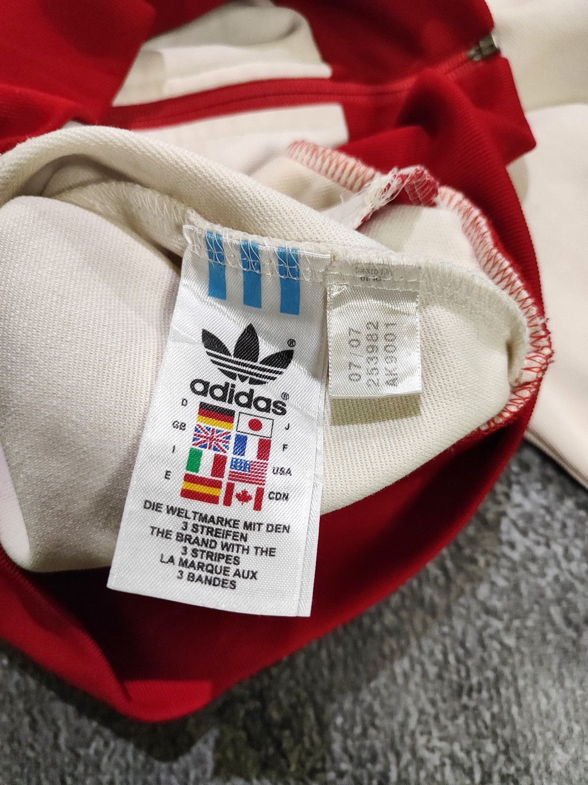 Adidas Tracktop Adidas Canada Size US M / EU 48-50 / 2 - 5 Thumbnail