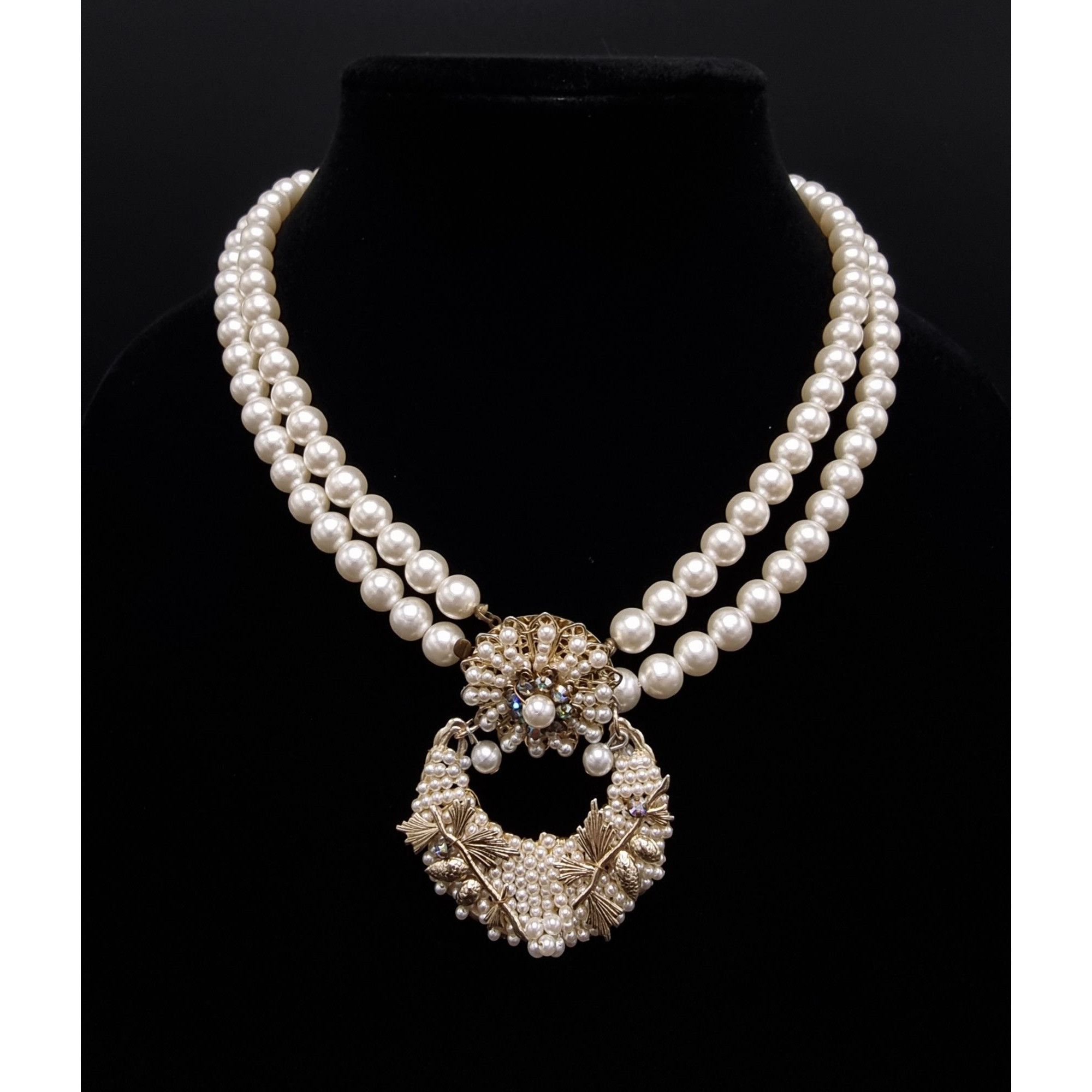 Vintage Vintage 1960s-80s JAPAN Signed Triple-Strand Faux Pearl Neck Size ONE SIZE - 1 Thumbnail