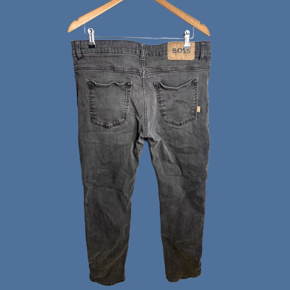 Hugo Boss HUGO BOSS Jeans Mens 34x30 Black Wash Slim Tapered Denim Casual Pants Boss Jeans Slim 5-Pocket Design Men Regular Inseam 30 Size US 34 / EU 50 - 1 Thumbnail