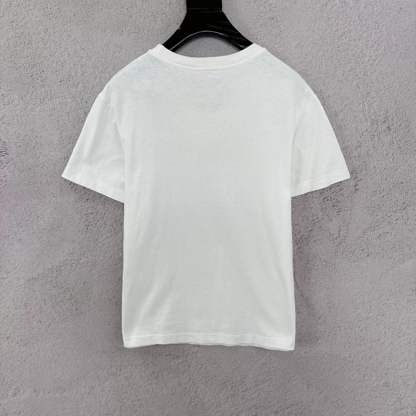 Louis Vuitton LV Women's Dragon Year Solid White SS Logo Patch Crew Tee Size M / US 6-8 / IT 42-44 - 2 Thumbnail