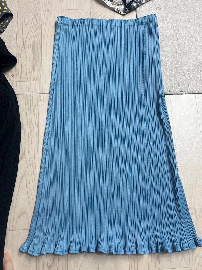 Issey Miyake Issey Miyake size:5 Blue pleated skirt Size 23" - 5 Thumbnail