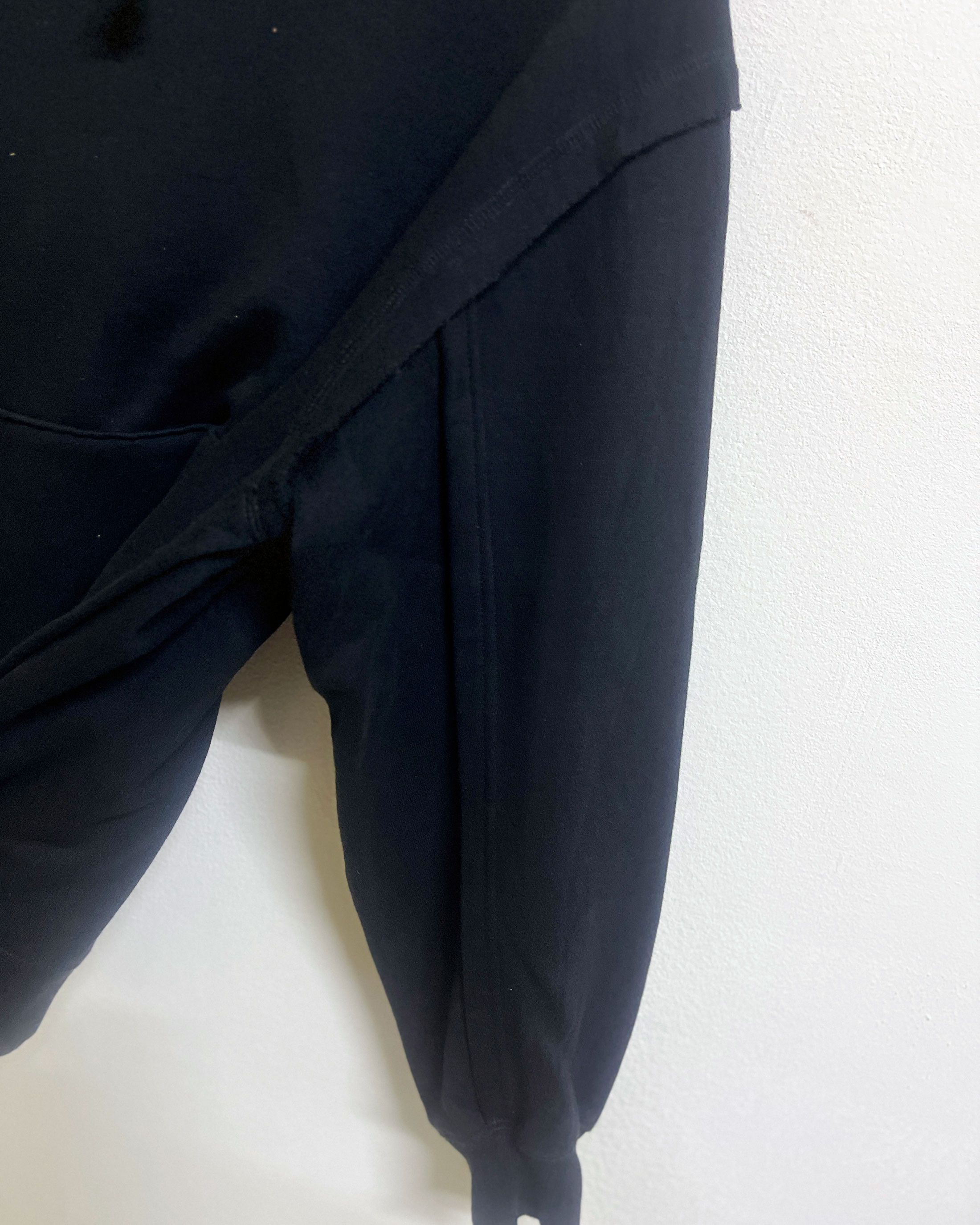 Japanese Brand Undercover Japan x Gu Asymmetric Pull Over Hooded Warm Shirt Size US S / EU 44-46 / 1 - 3 Thumbnail