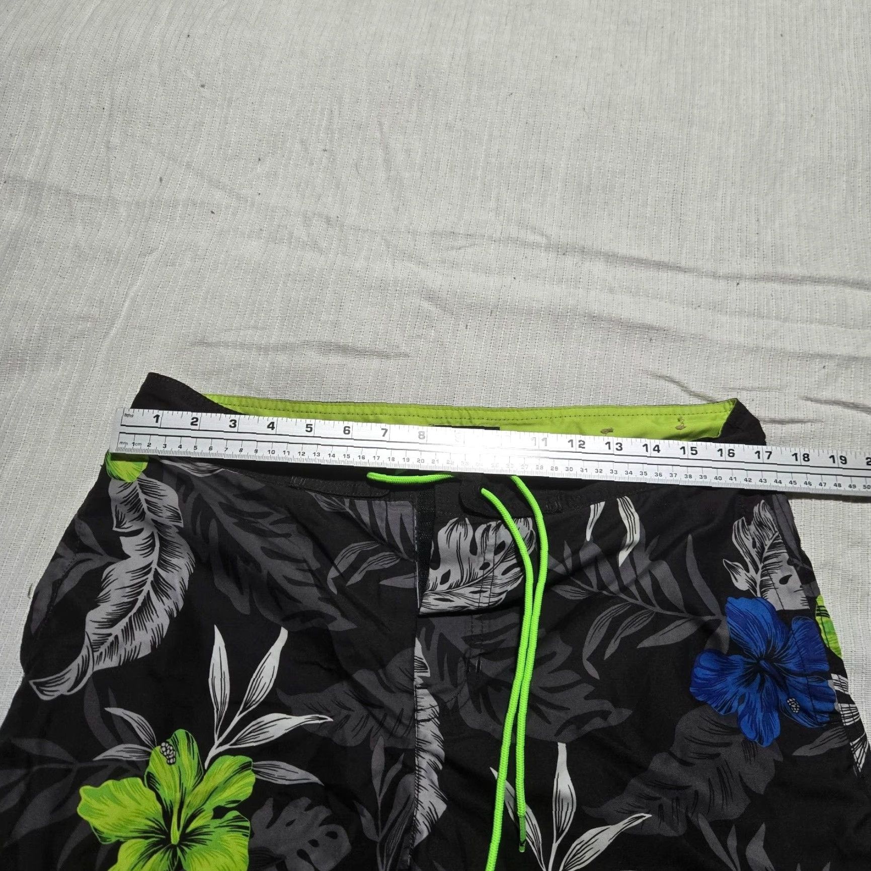 American Eagle Outfitters American Eagle Outfitters Swim Trunks Men M Multicolor Patriotic Elastic Waist Drawstring Pockets Mens Size US 31 - 4 Thumbnail