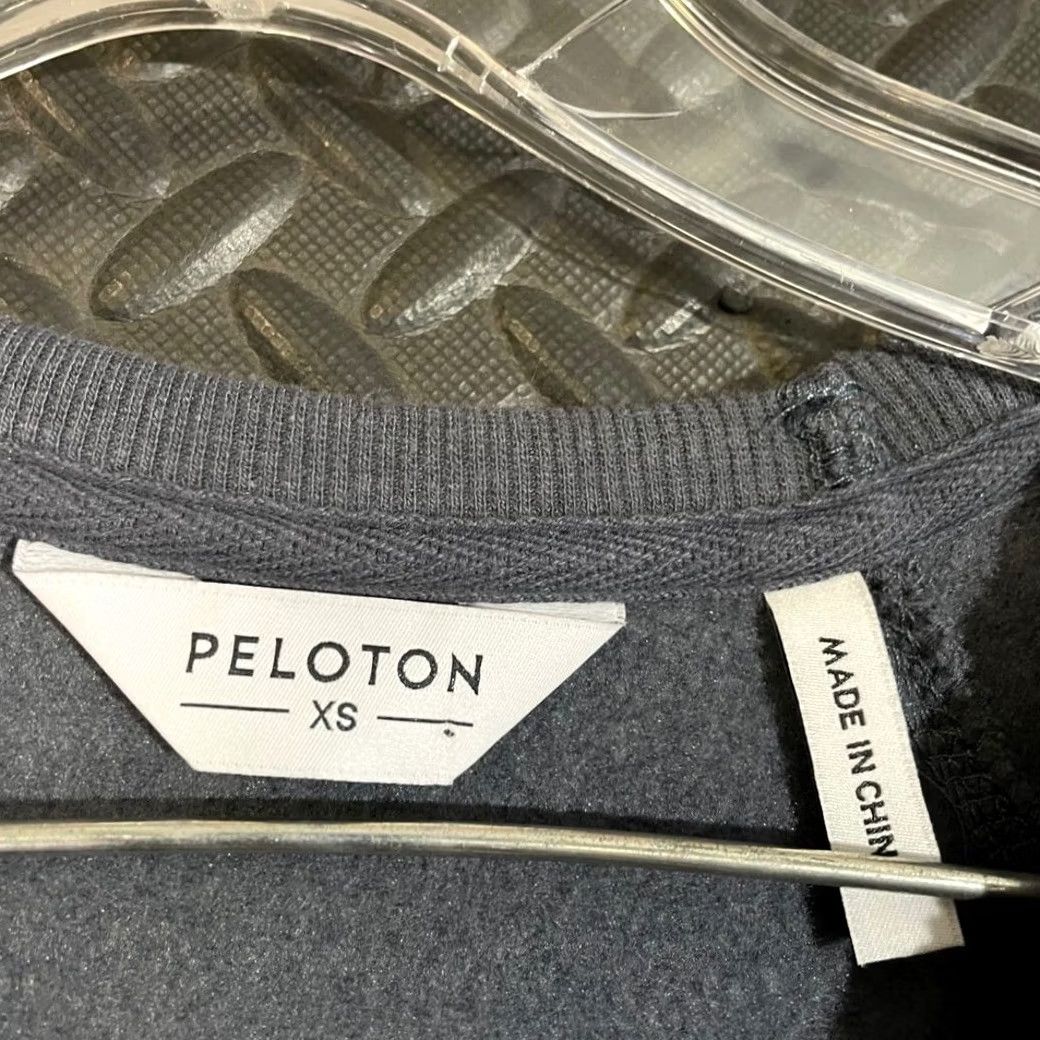 Vintage Peloton Gray Crewneck Sweatshirt Women's XS Long Sleeve Pullover Fitness Size XS / US 0-2 / IT 36-38 - 3 Thumbnail