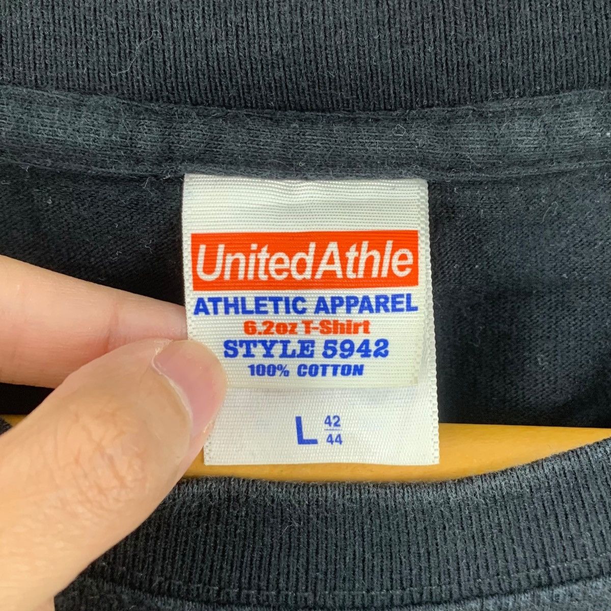 Vintage Vintage AZBOX DARTS TEAM x Sports Bar BB Anime Tee Shirt Size US L / EU 52-54 / 3 - 6 Thumbnail