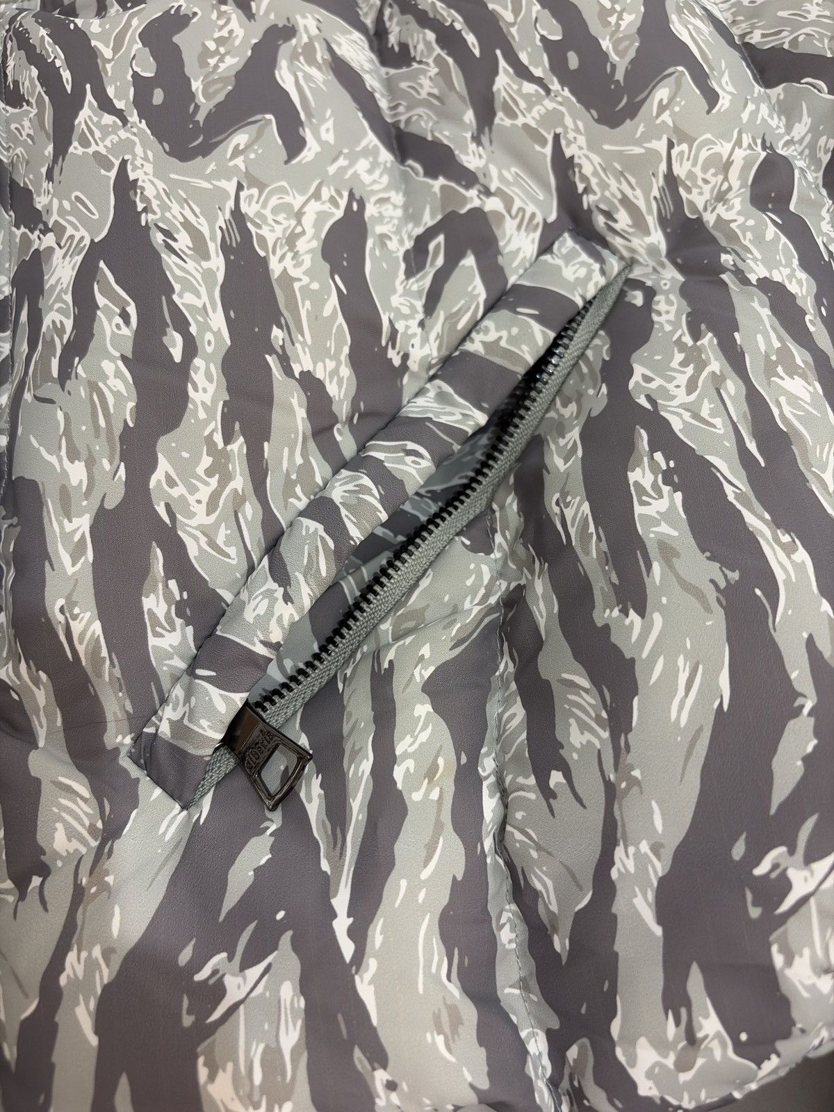 Siberia Hills Siberia Hills Camo Tiger Puffer Jacket FW19 Size US L / EU 52-54 / 3 - 9 Thumbnail