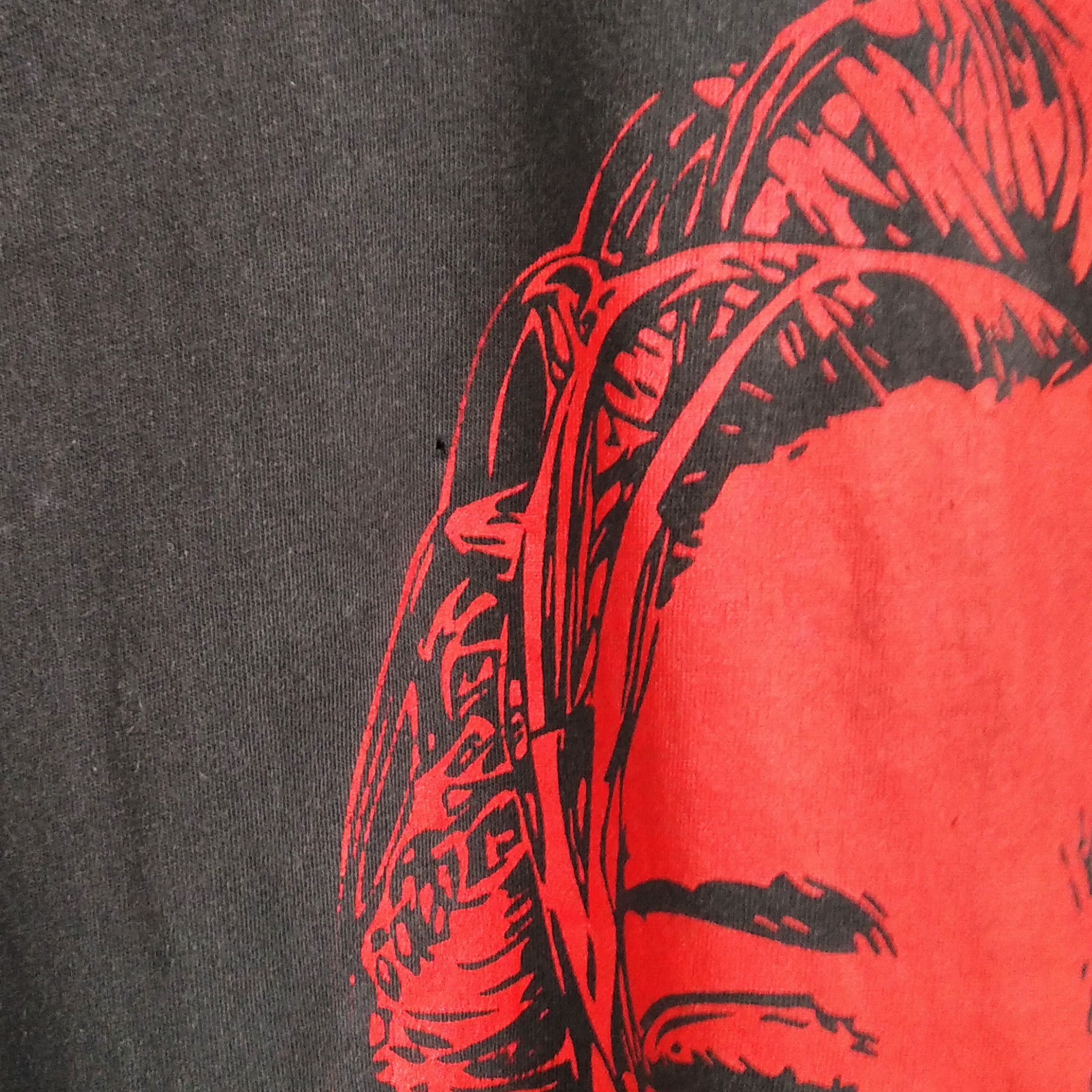 Band Tees CRYSTAL CASTLES "Red Madonna Fall Tour 2017" T-Shirt Size US M / EU 48-50 / 2 - 3 Thumbnail