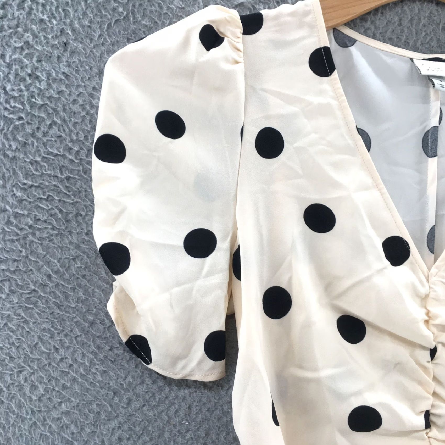 Vintage A New Day Midi A-Line Dress Womens S Beige Polka Dot Ruched Puff Sleeve V-Neck Dress Size S / US 4 / IT 40 - 6 Thumbnail