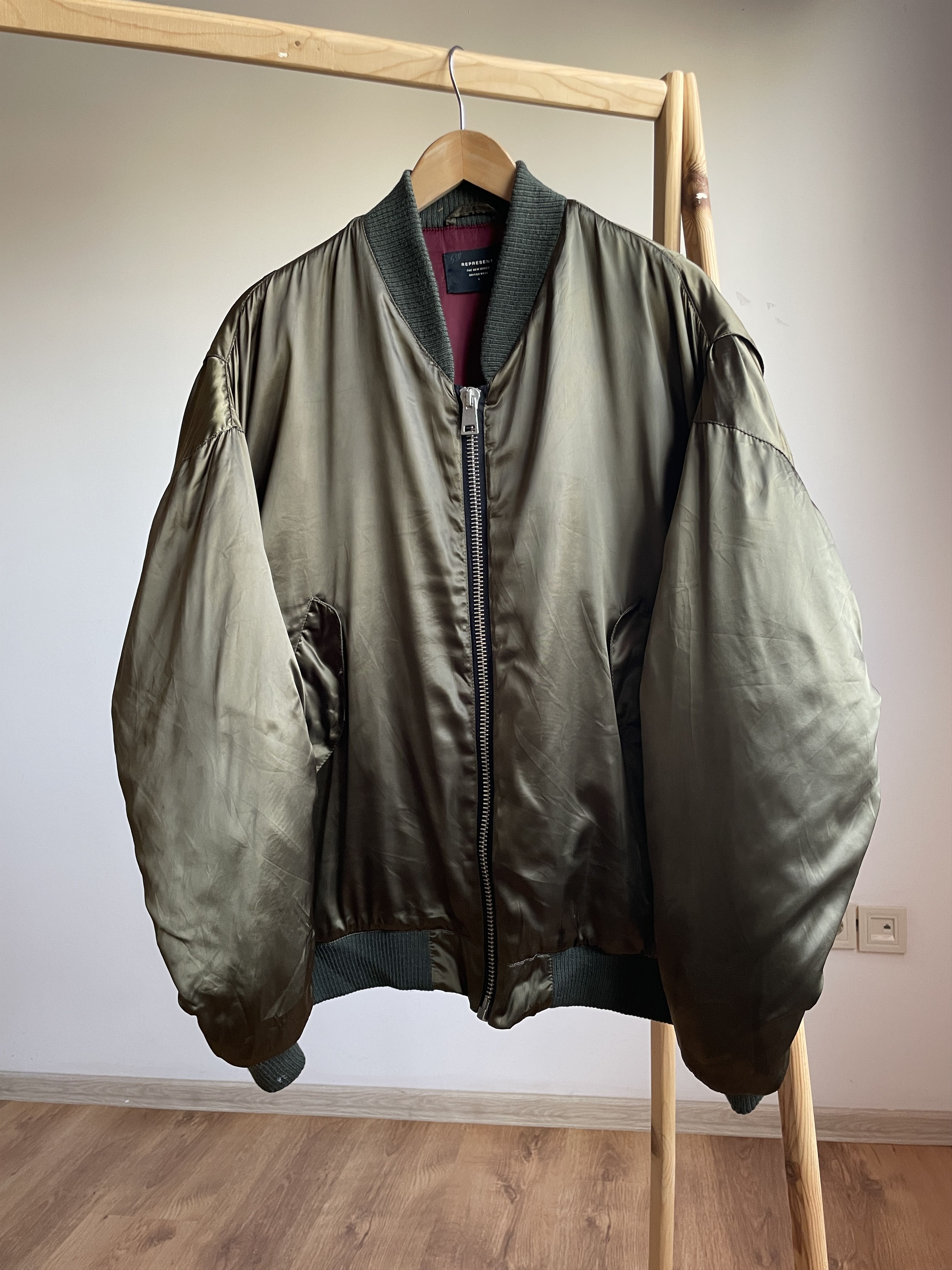Represent Clo. Represent Clo. The New Breed AW2017 Satin Military Bomber Size US L / EU 52-54 / 3 - 1 Thumbnail
