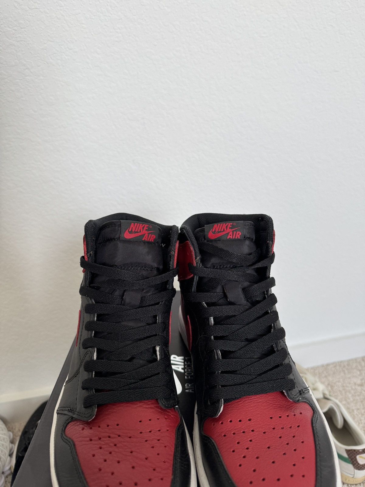 Jordan Brand × Nike Jordan 1 Banned Size US 10.5 / EU 43-44 - 7 Thumbnail