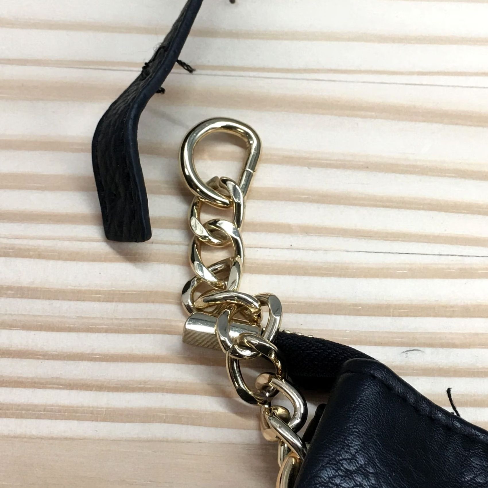 Juicy Couture Juicy Couture Black Crossbody Bag Adjustable Strap Faux Leather Casual Women Small Crossbody Bag Wristlet Size ONE SIZE - 6 Thumbnail