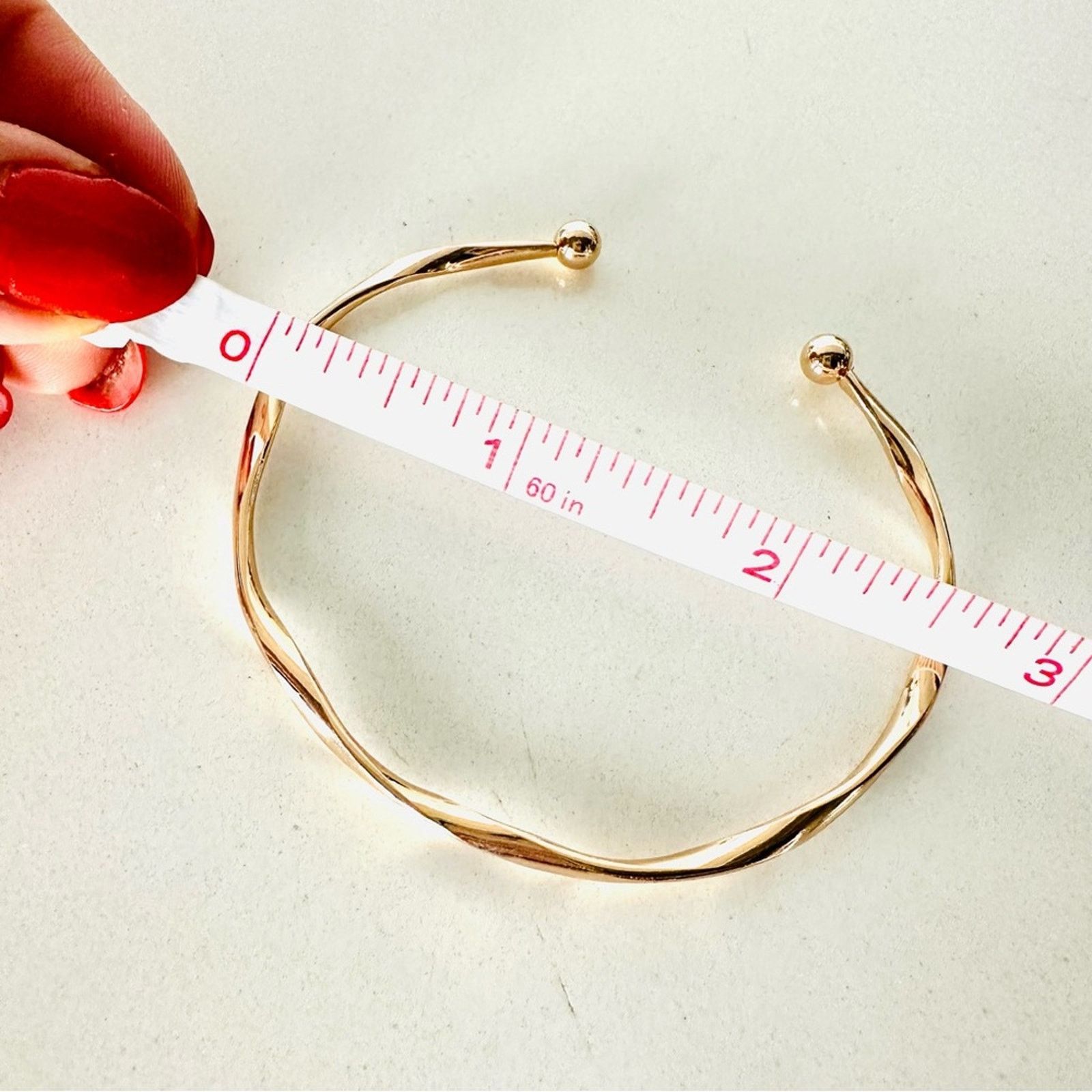Nordstrom NEW NORDSTROM REVOLVE Gold Ball Twisted Bracelet Bangle Cuff Size ONE SIZE - 9 Thumbnail