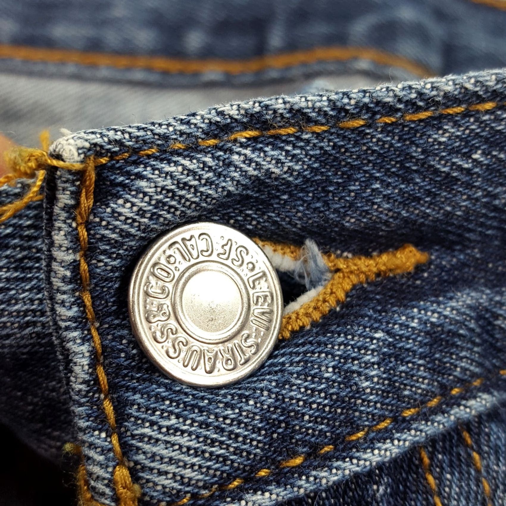 Levi's VINTAGE Levi's 501 Jeans Denim Blue 36x32 Straight Leg Regular Men USA Western 90s Cowboy Retro Grunge Work Ribbed Button Fly Pockets VTG Size US 36 / EU 52 - 4 Thumbnail