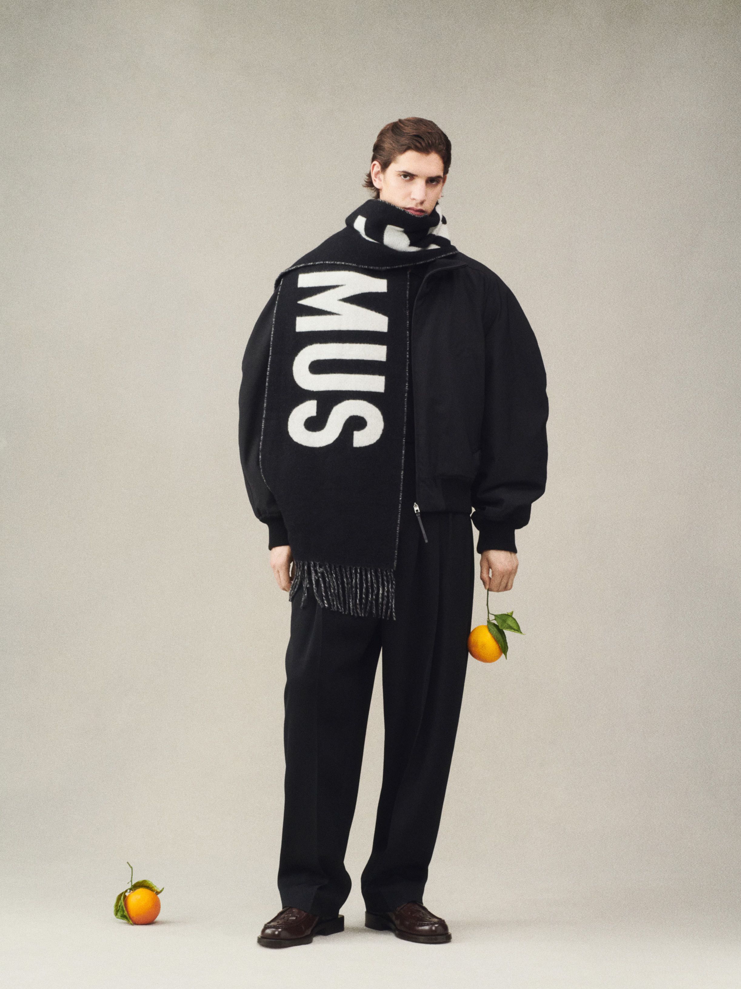Jacquemus Contrast Iconic Logo Felted Wool Black Scarf FW25 Le Palmier Size ONE SIZE - 8 Thumbnail