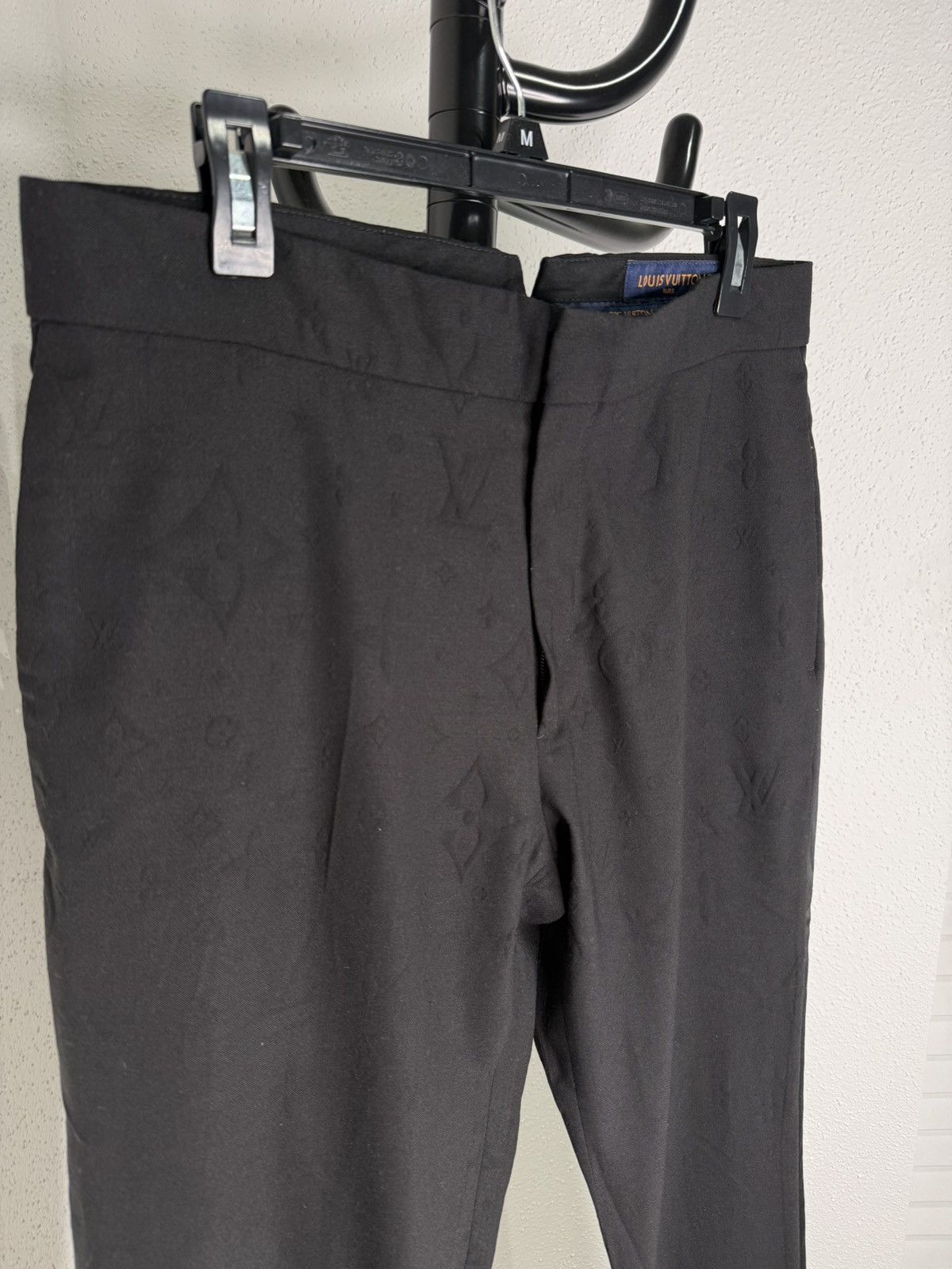 Louis Vuitton Louis Vuitton Monogram Embossed Tailored Pants RM231F Japan Size US 32 / EU 48 - 2 Thumbnail
