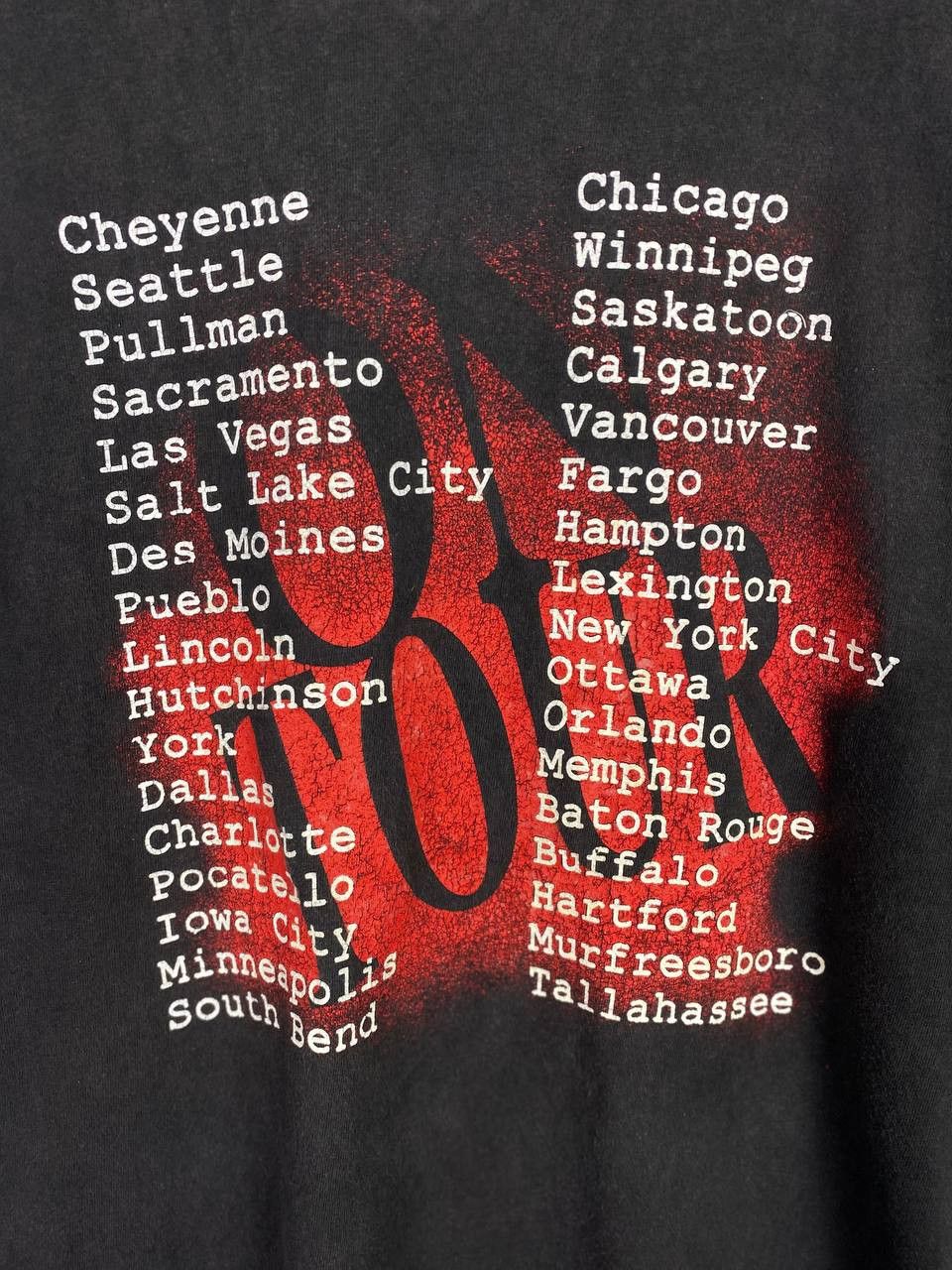 Vintage vintage 90s garth brook on tour tee nice design Size US XL / EU 56 / 4 - 8 Thumbnail
