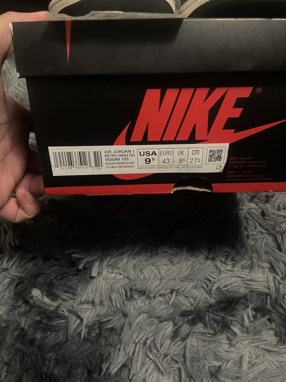 Jordan Brand Air Jordan 1 Retro High OG 'Dark Mocha' Size US 9.5 / EU 42-43 - 2 Thumbnail