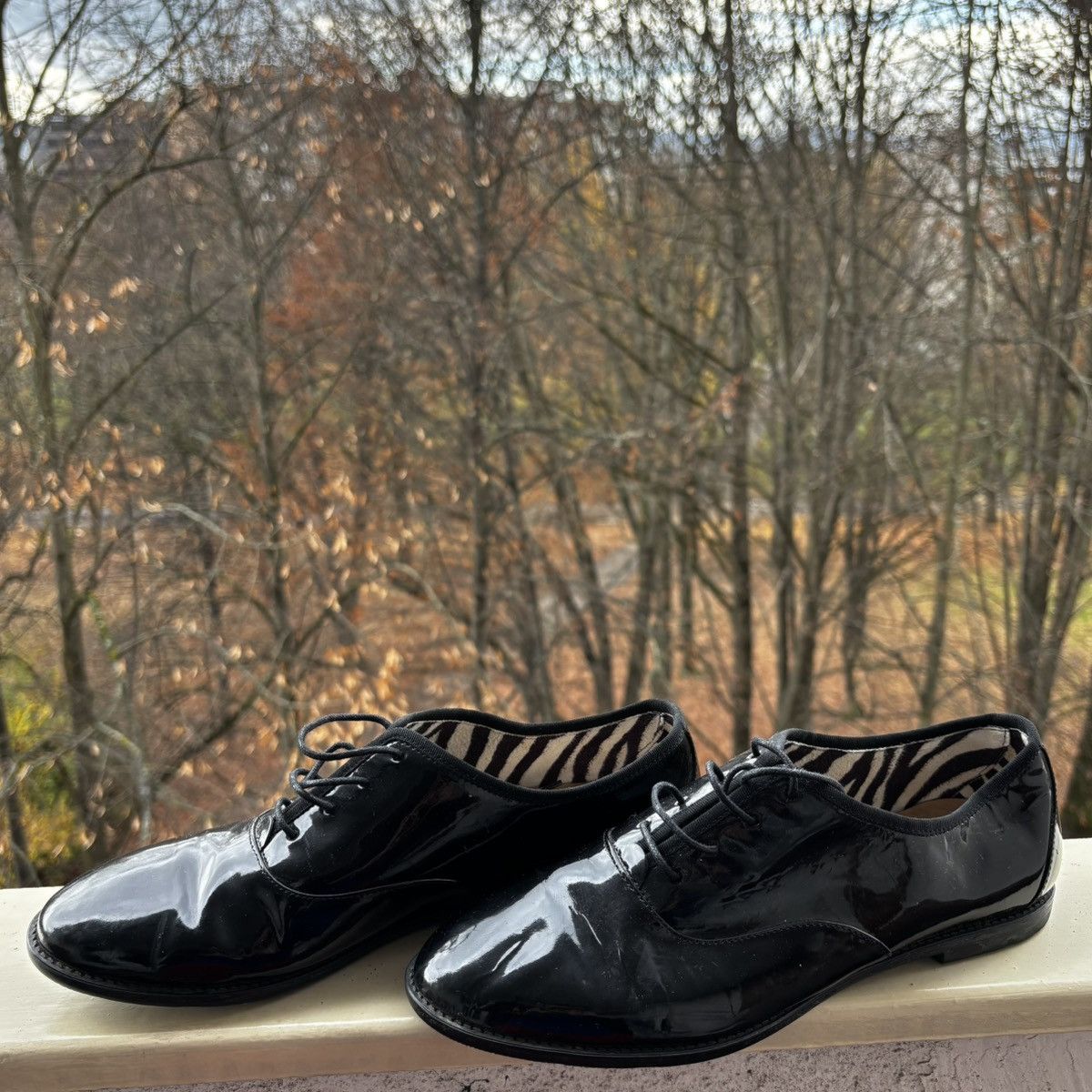 Salvatore Ferragamo Salvatore Ferragamo Men's Magic Patent Leather Oxford Black Size US 8 / EU 41 - 11 Thumbnail