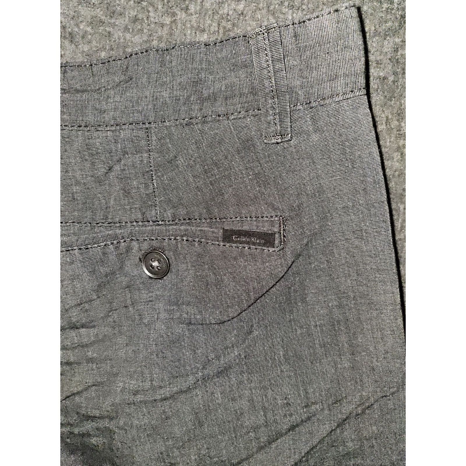 Calvin Klein Calvin Klein Cargo Shorts Mens 34 Gray Mid Rise Casual Workwear Cargo Pocket Flat Front Logo Zipper Button Cotton 10in Inseam Regular Mens Size US 34 / EU 50 - 7 Thumbnail