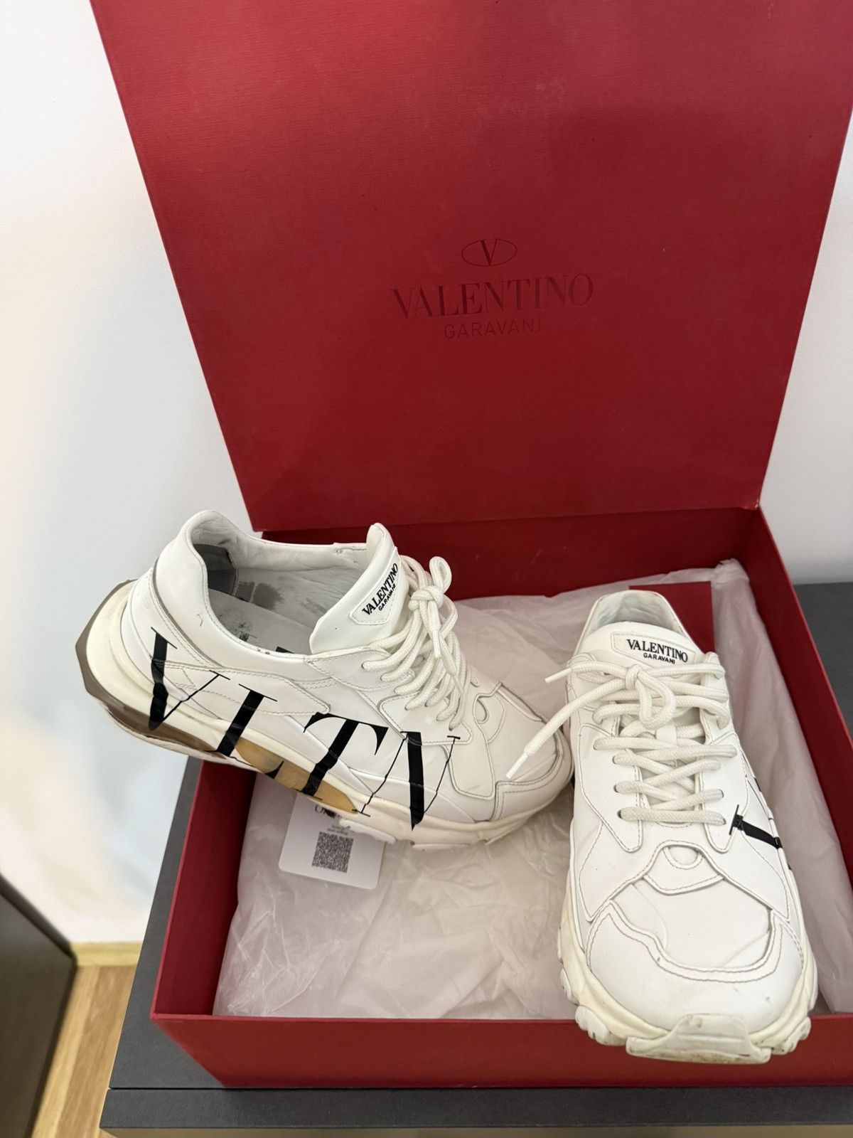 Valentino Valentino Garavani Size US 7.5 / EU 40-41 - 1 Thumbnail