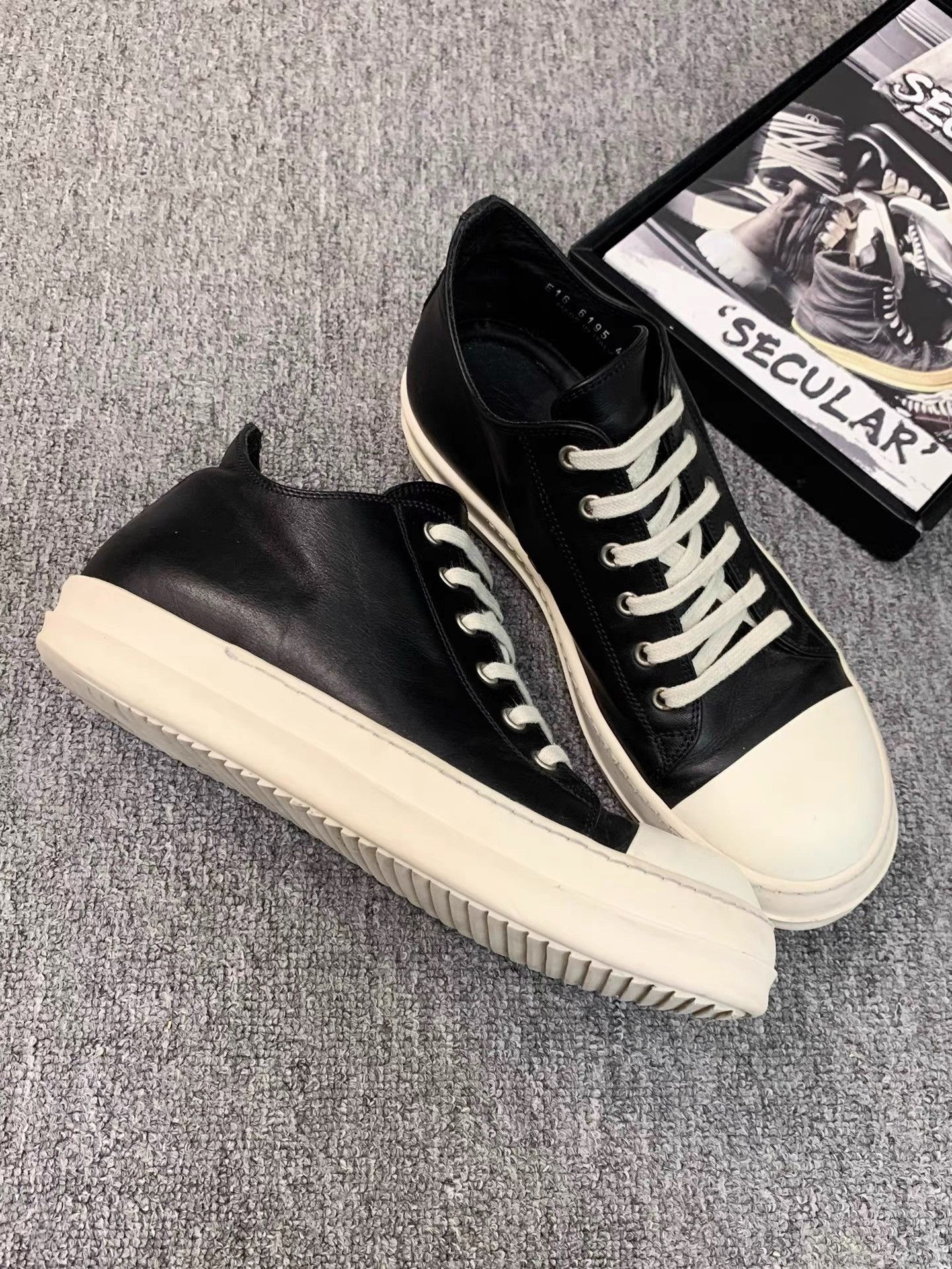 Rick Owens Rick Owens Smooth Leather Low-Top Big Converse K34 Size US 8.5 / EU 41-42 - 2 Thumbnail