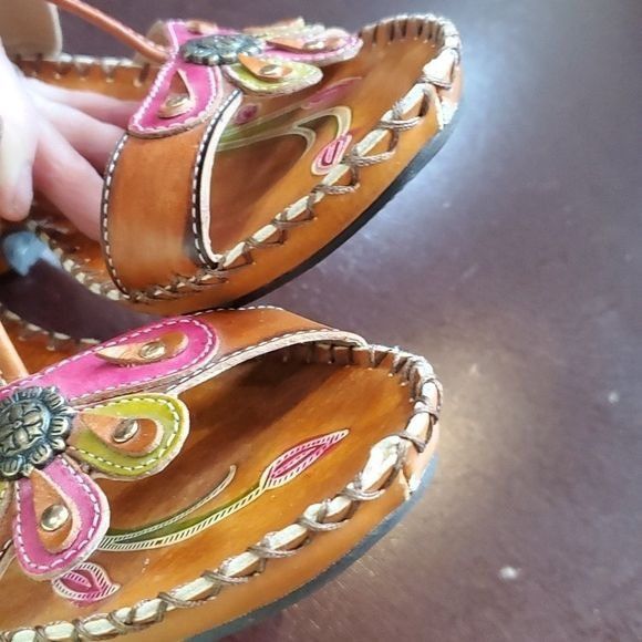 Designer Bamboo 54 Leather 2" Heeled Sz. 7 Thong Sandals Size US 7 / IT 37 - 6 Thumbnail