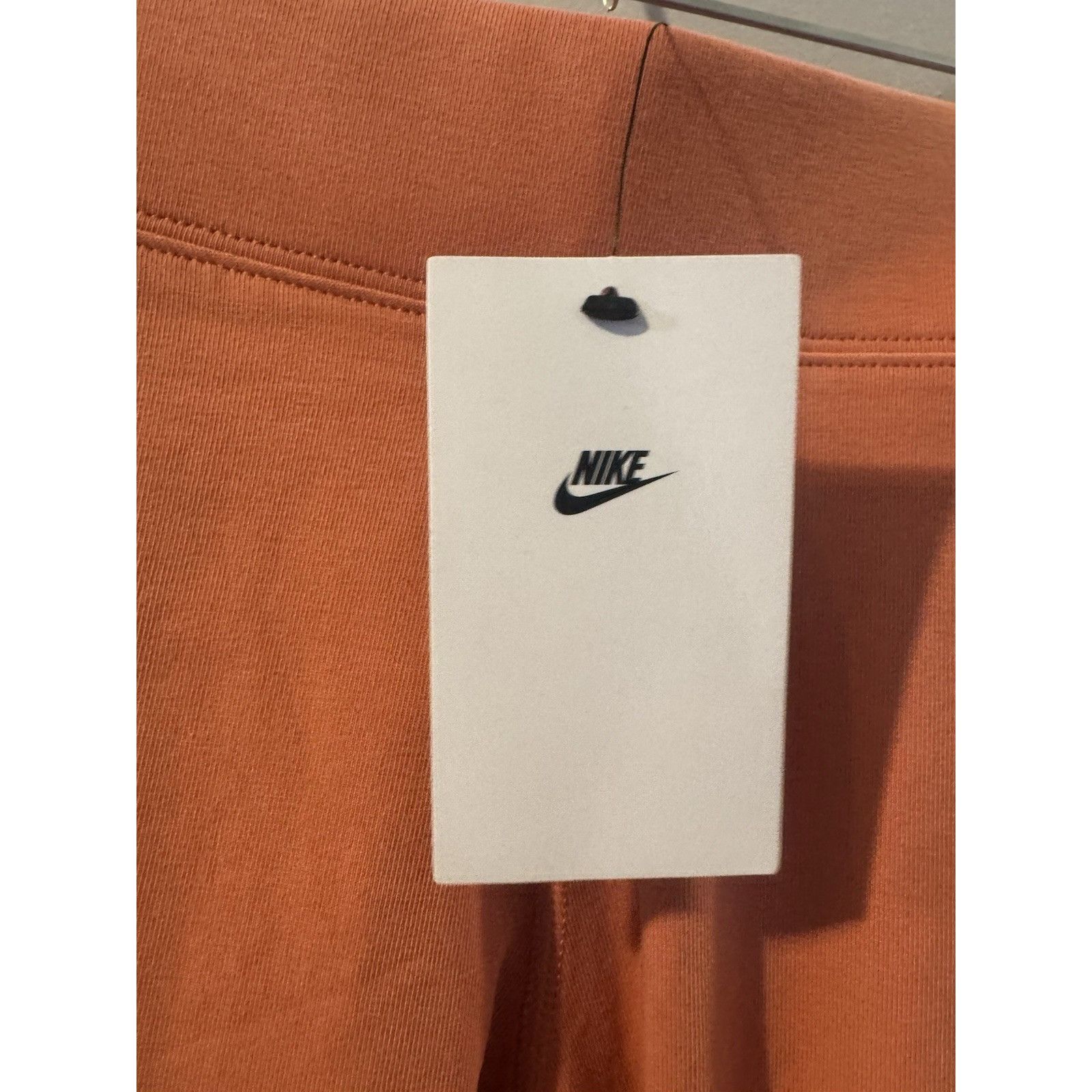 Nike NIKE Womens Tight Fit Mid Rise Short Length Coral Shorts NWT Size 32" / US 10 / IT 46 - 6 Thumbnail