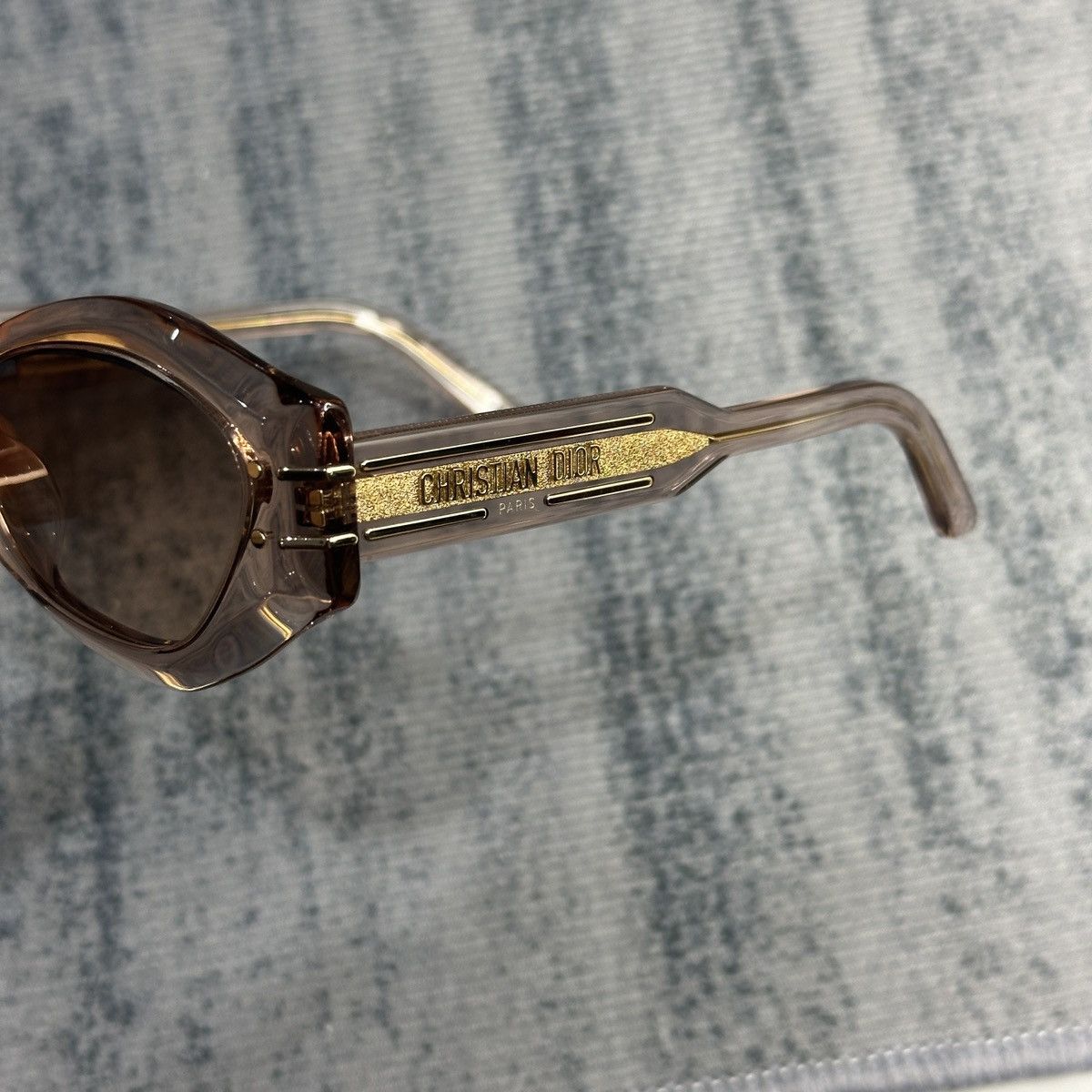 Dior DIORSIGNATURE B1U 40F1 SUNGLASSES Size ONE SIZE - 4 Thumbnail